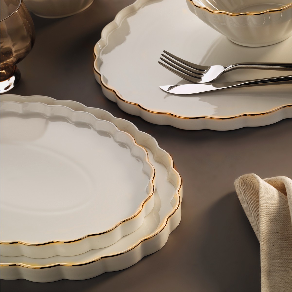29 Parça Gold İstiridye Model Porselen Yemek Takımı