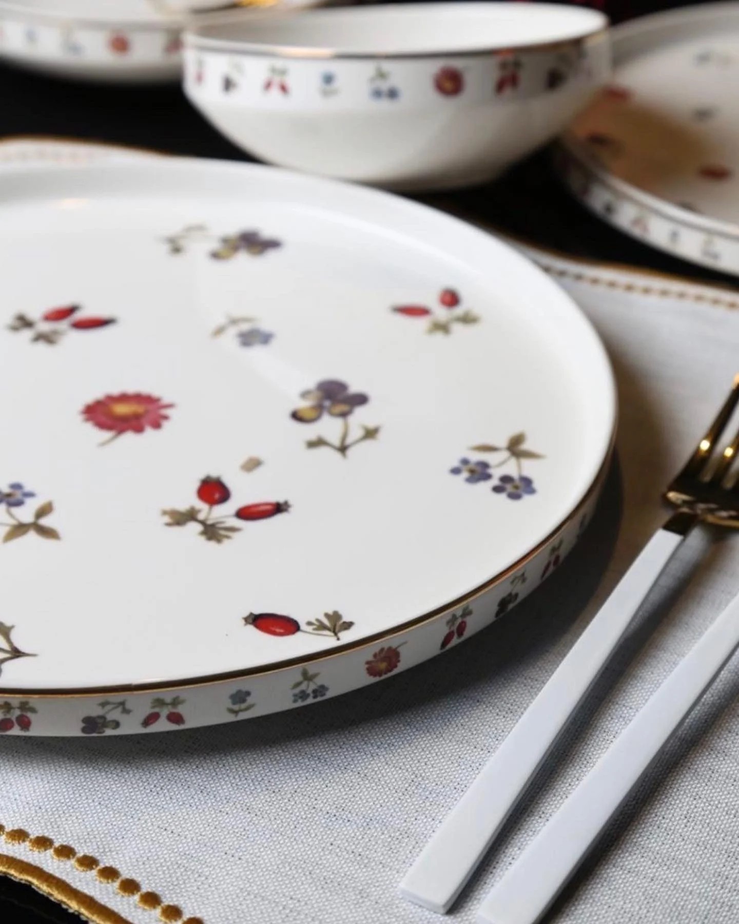 Roy King Flower Garden 60 Parça Bone China Yemek Takımı