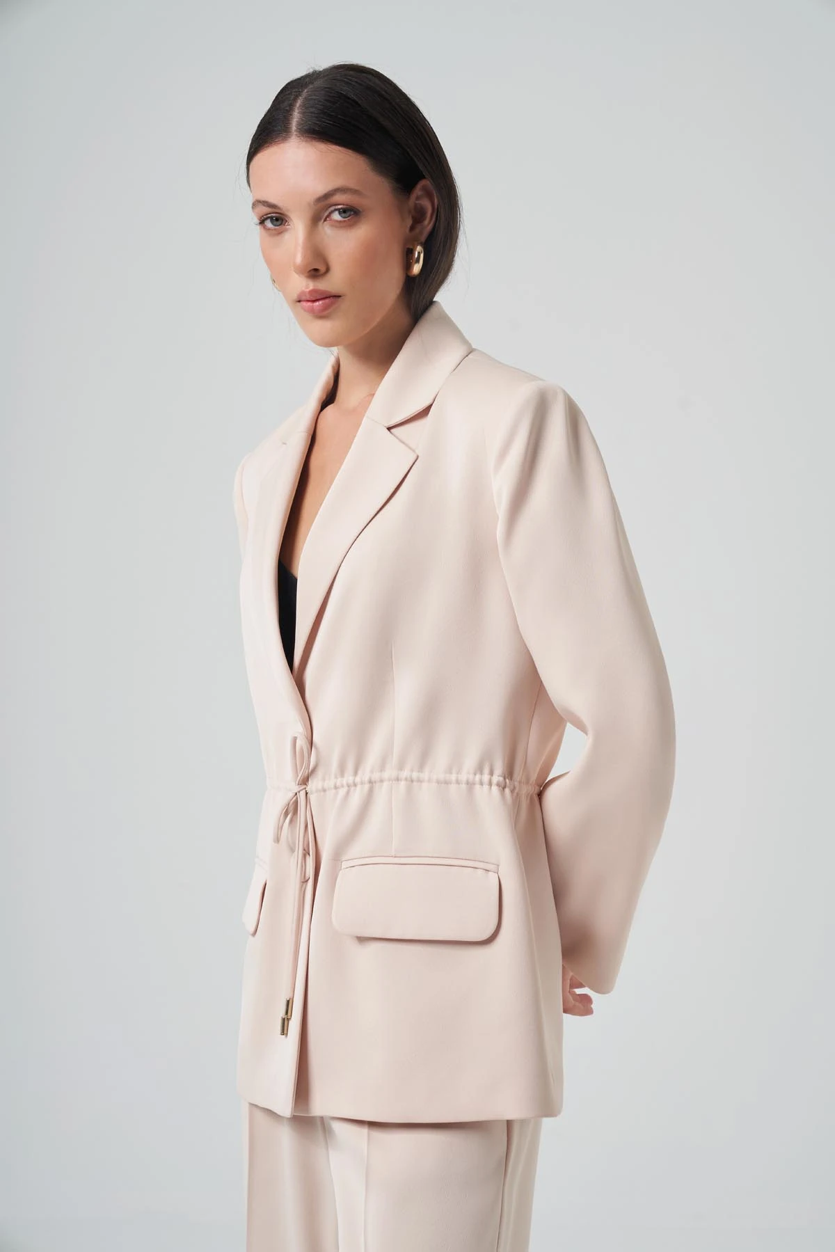 BELİ BÜZGÜLÜ SATEN CEKET 