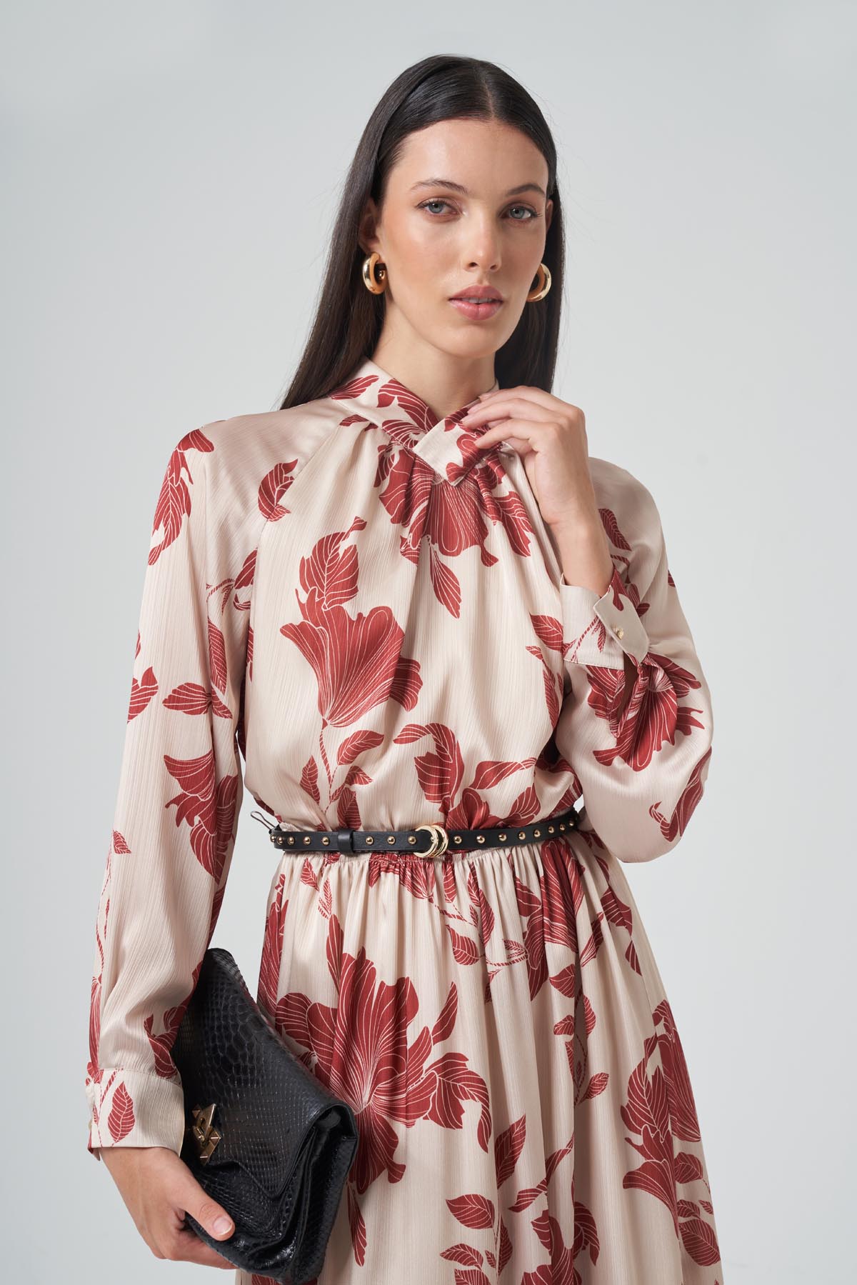 YAKA DETAYLI SATEN MAXİ BOTY ELBİSE 