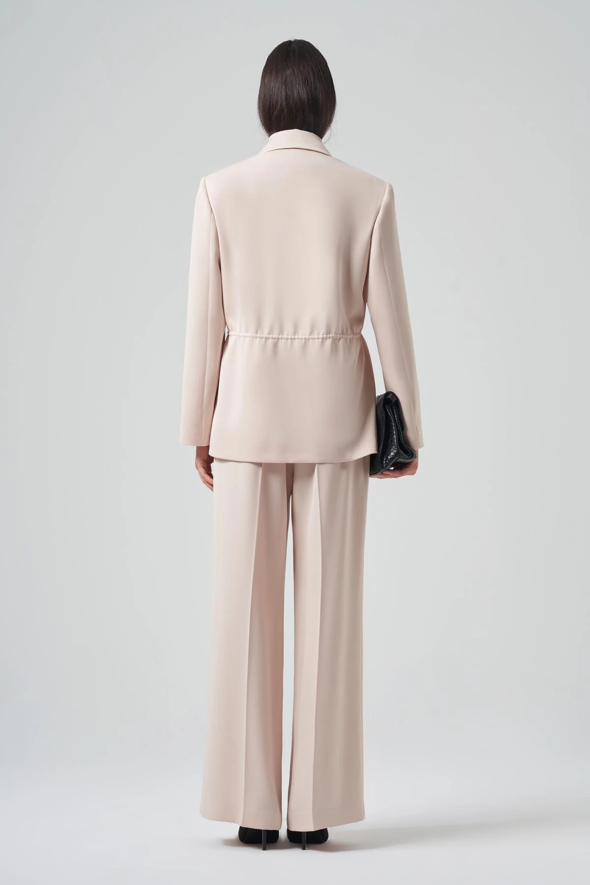 BELİ BÜZGÜLÜ SATEN CEKET 