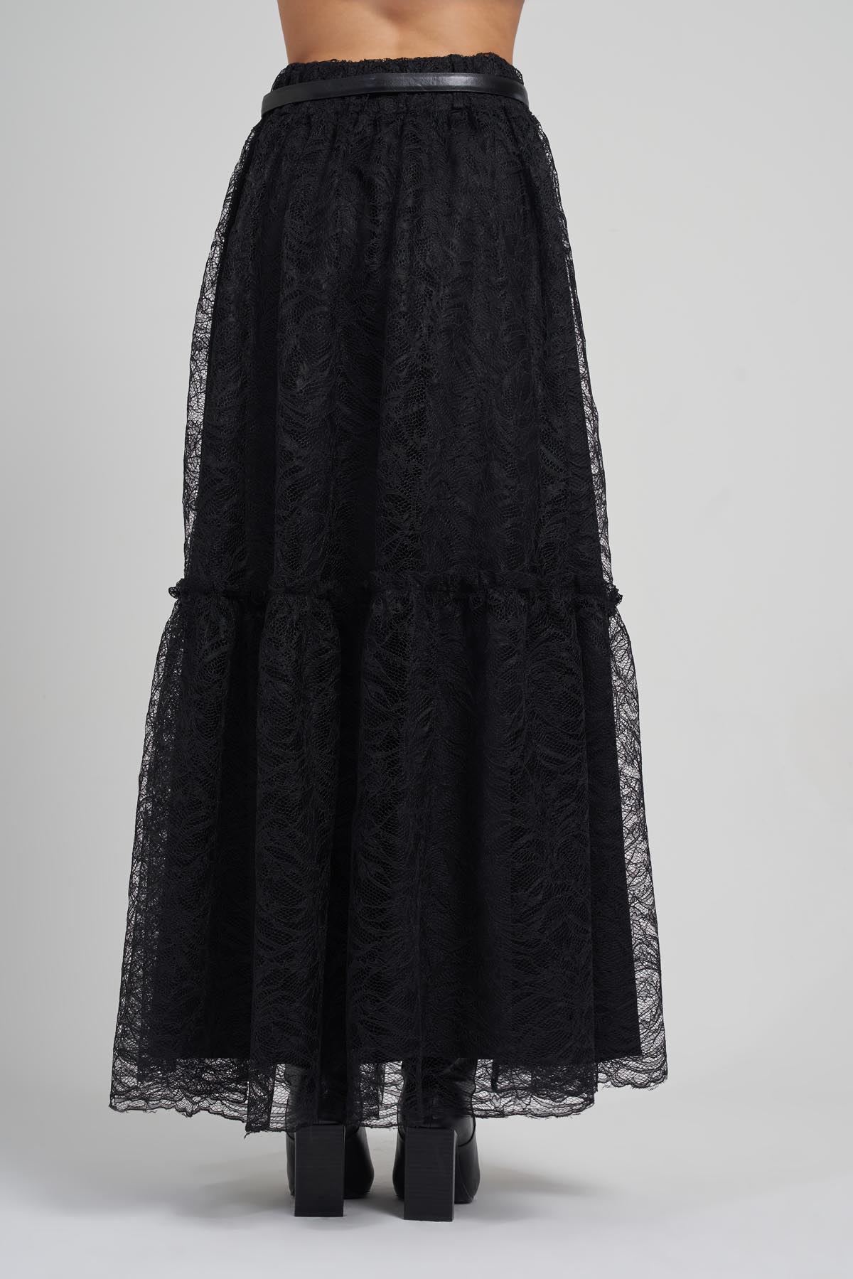 DANTEL VE KEMER DETAYLI MAXİ BOY ETEK 