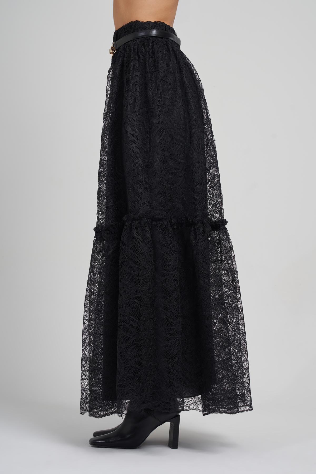 DANTEL VE KEMER DETAYLI MAXİ BOY ETEK 