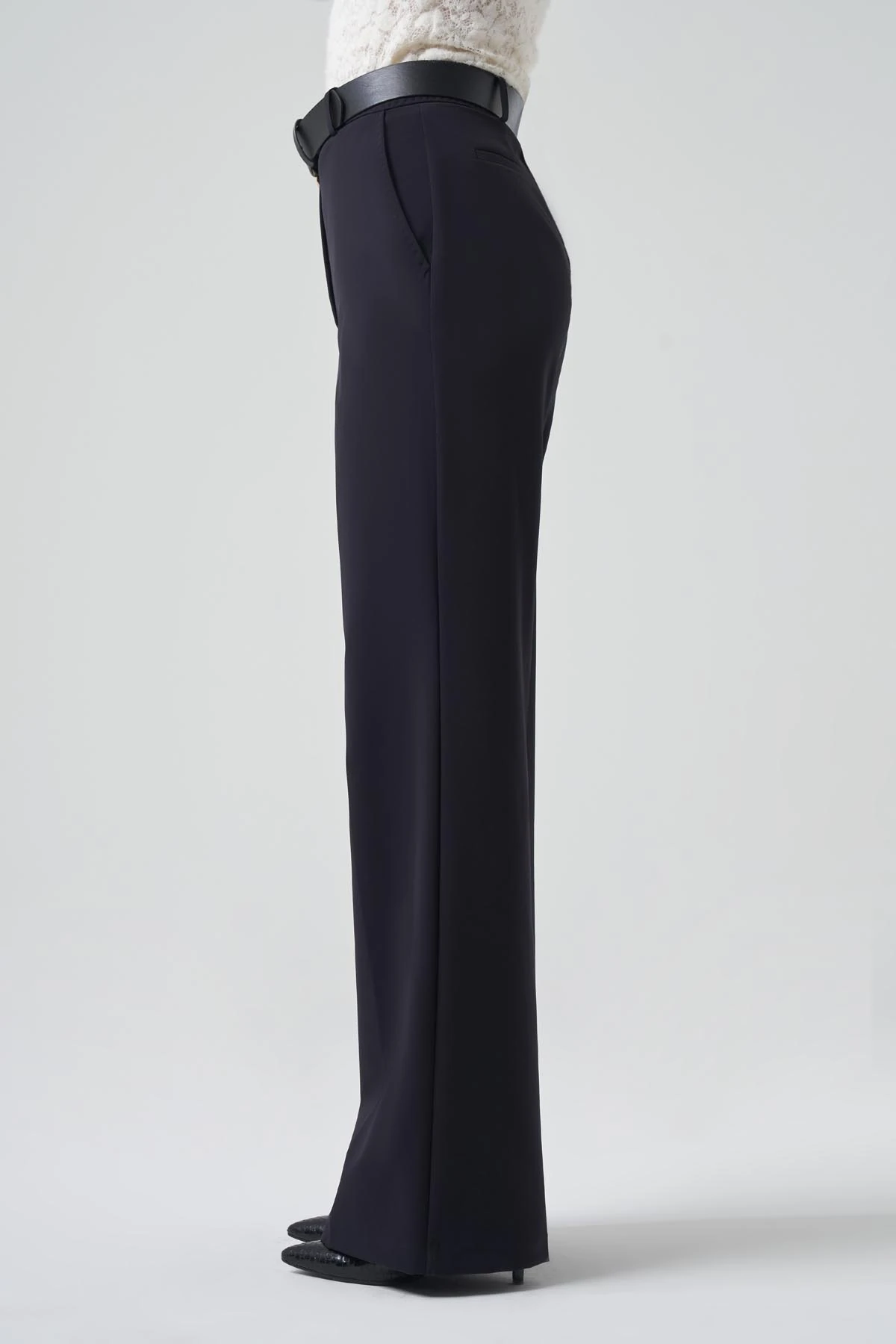 KEMER DETAYLI KLASİK PANTOLON 