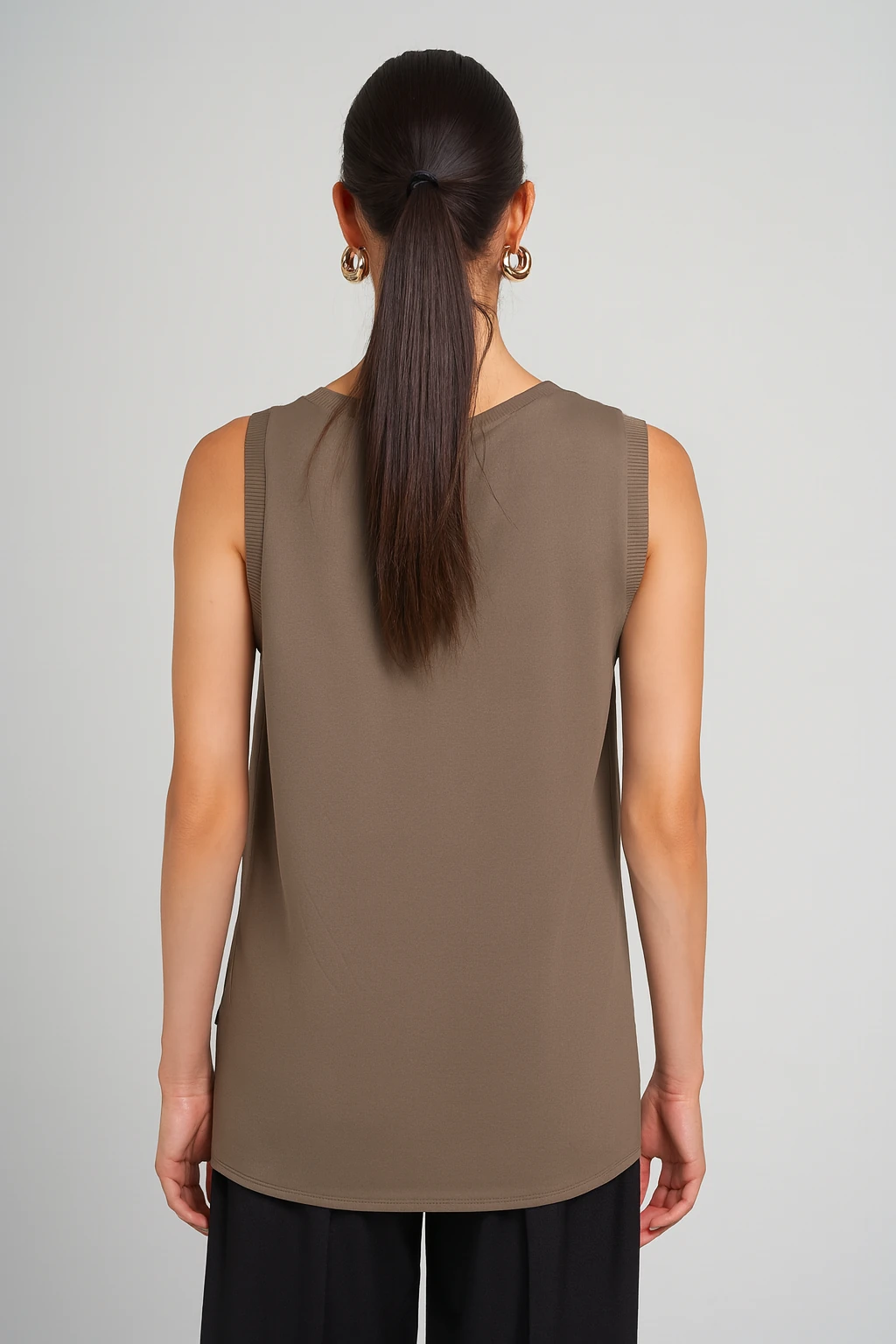 RİBANA DETAYLI KOLSUZ BLUZ 