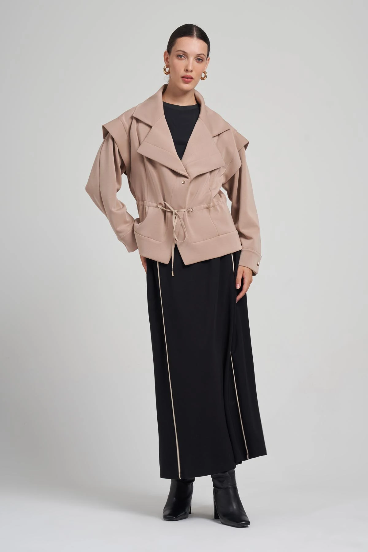 YAKA VE BAĞCIK DETAYLI MODAL KUMAŞ CASUAL CEKET 