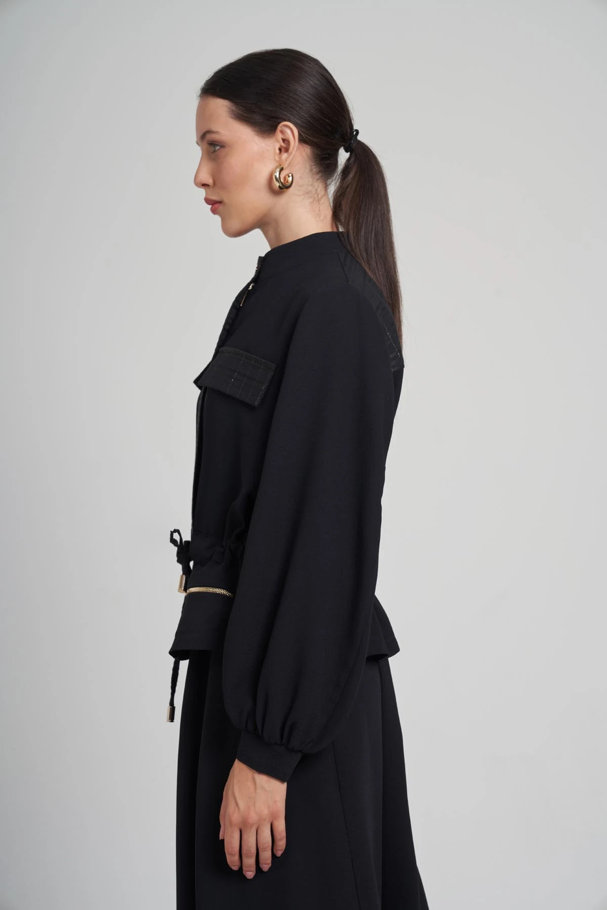 ŞERİT VE CEP DETAYLI KISA CEKET 