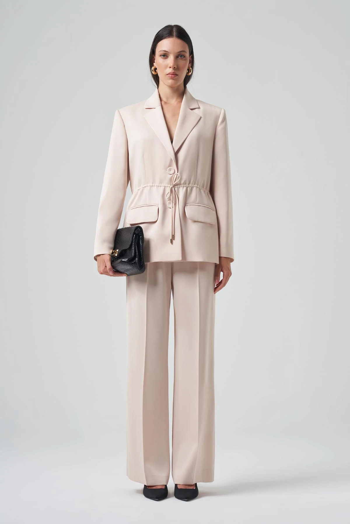 BELİ BÜZGÜLÜ SATEN CEKET 