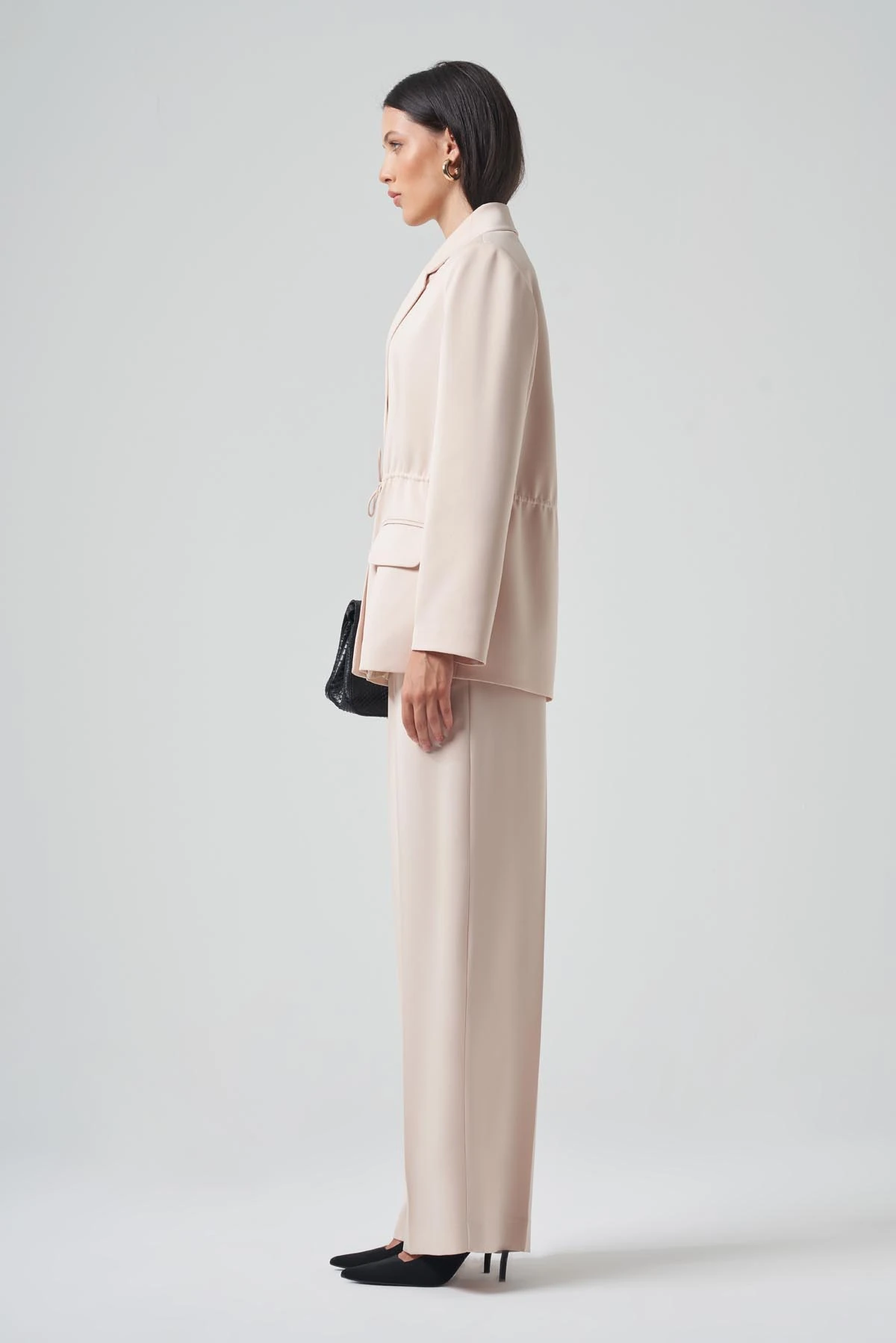 BELİ BÜZGÜLÜ SATEN CEKET 