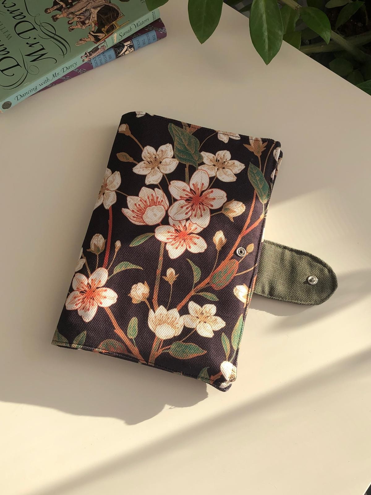 Blossom Kitap Kılıfı