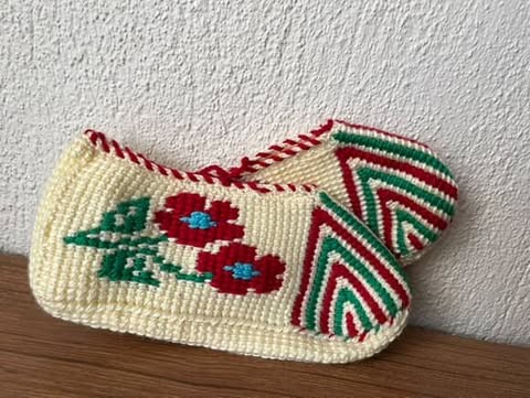 El Yapımı Etnik Desenli Patik 