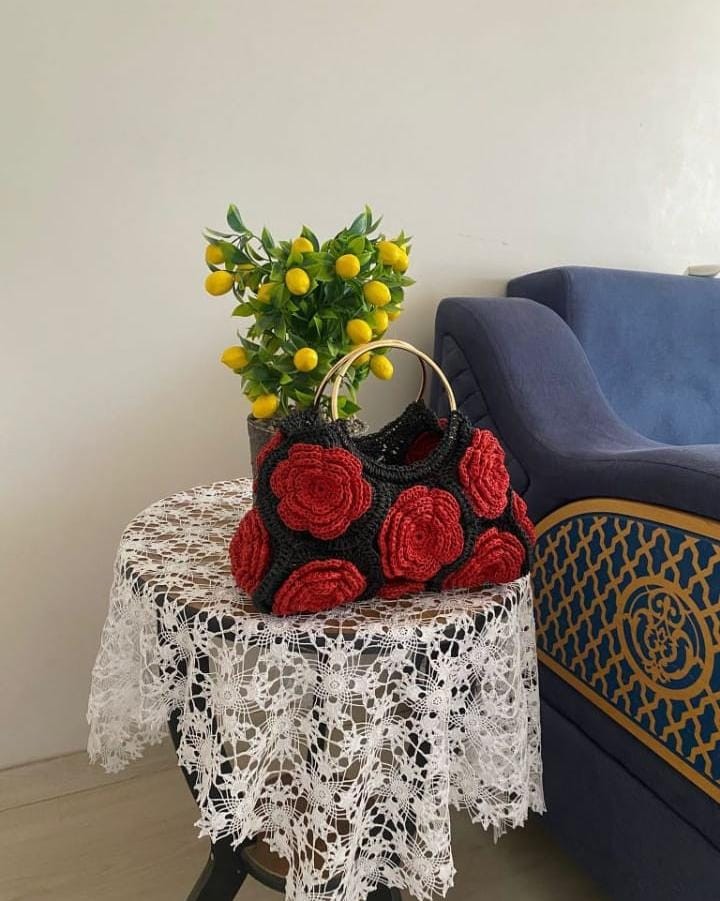 3D Gül Motifli Çanta 