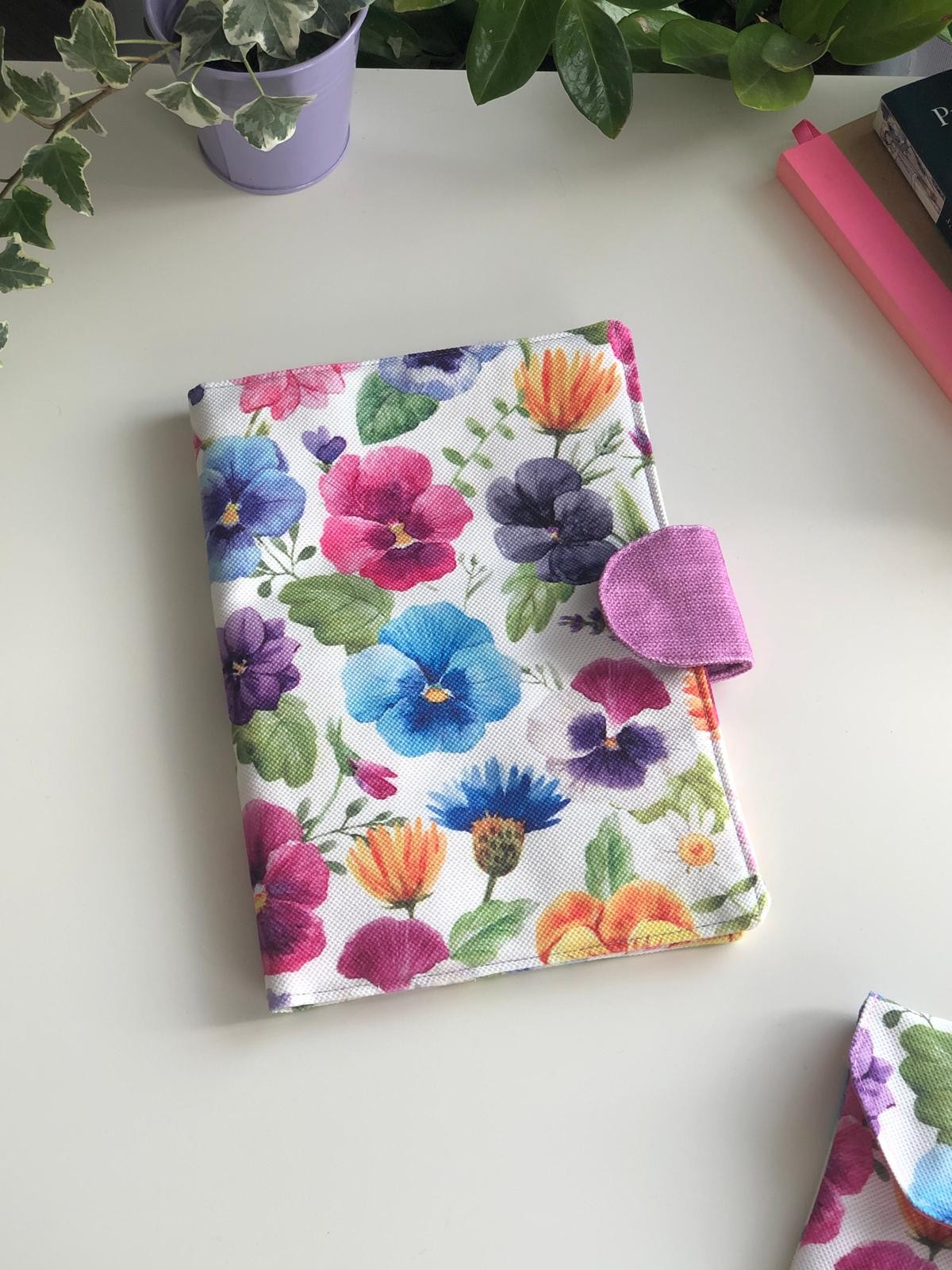 Violetta Kitap Kılıfı 