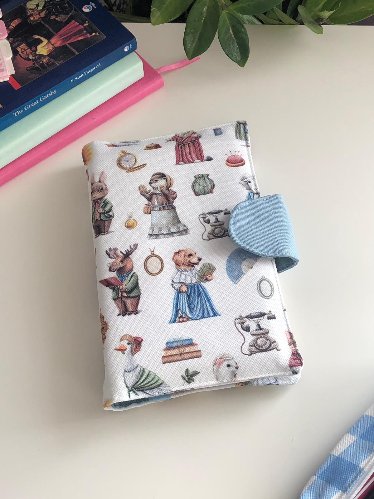 Vintage Charm Kitap Kılıfı 