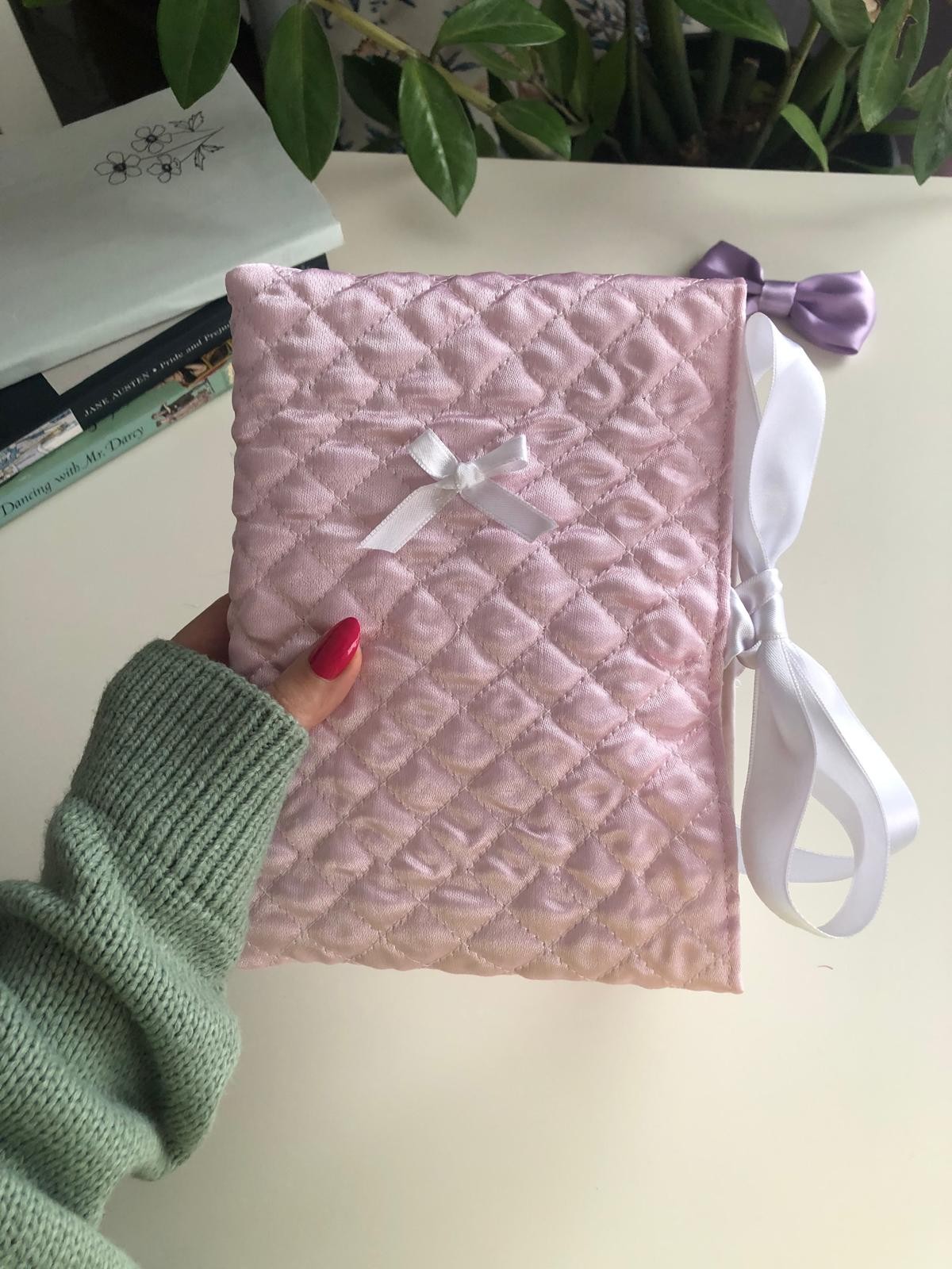 Pretty in Pink Kitap Kılıfı 