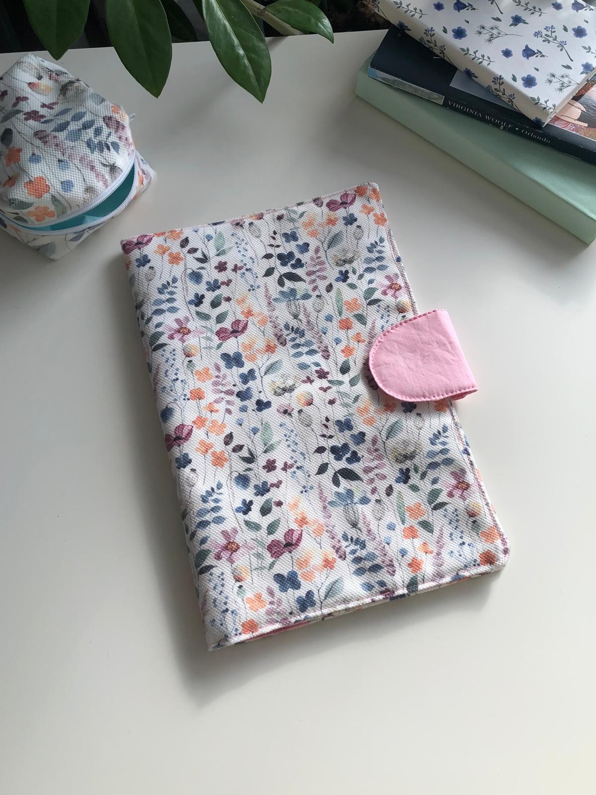 Watercolor Kitap Kılıfı 
