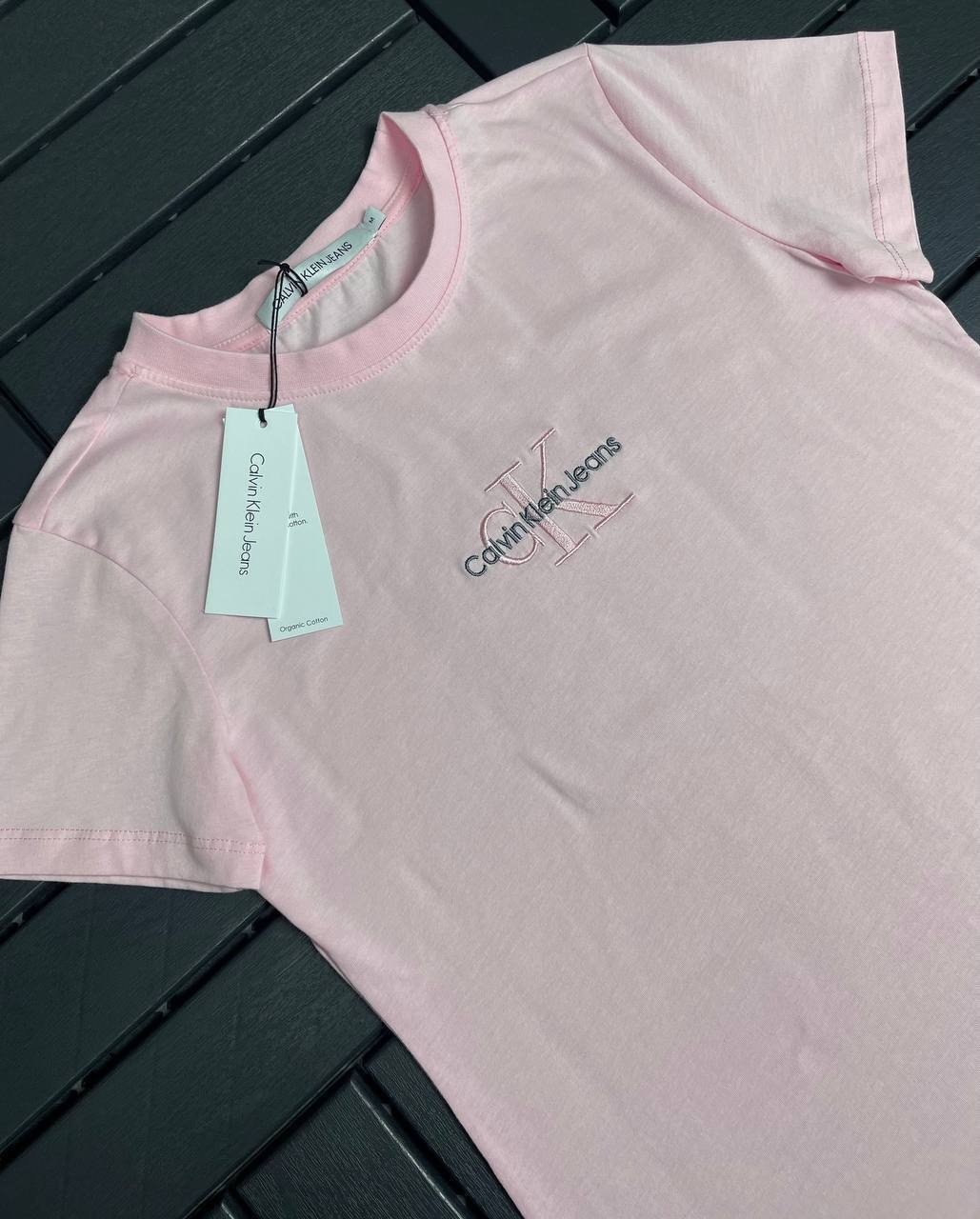 CK pembe tişört