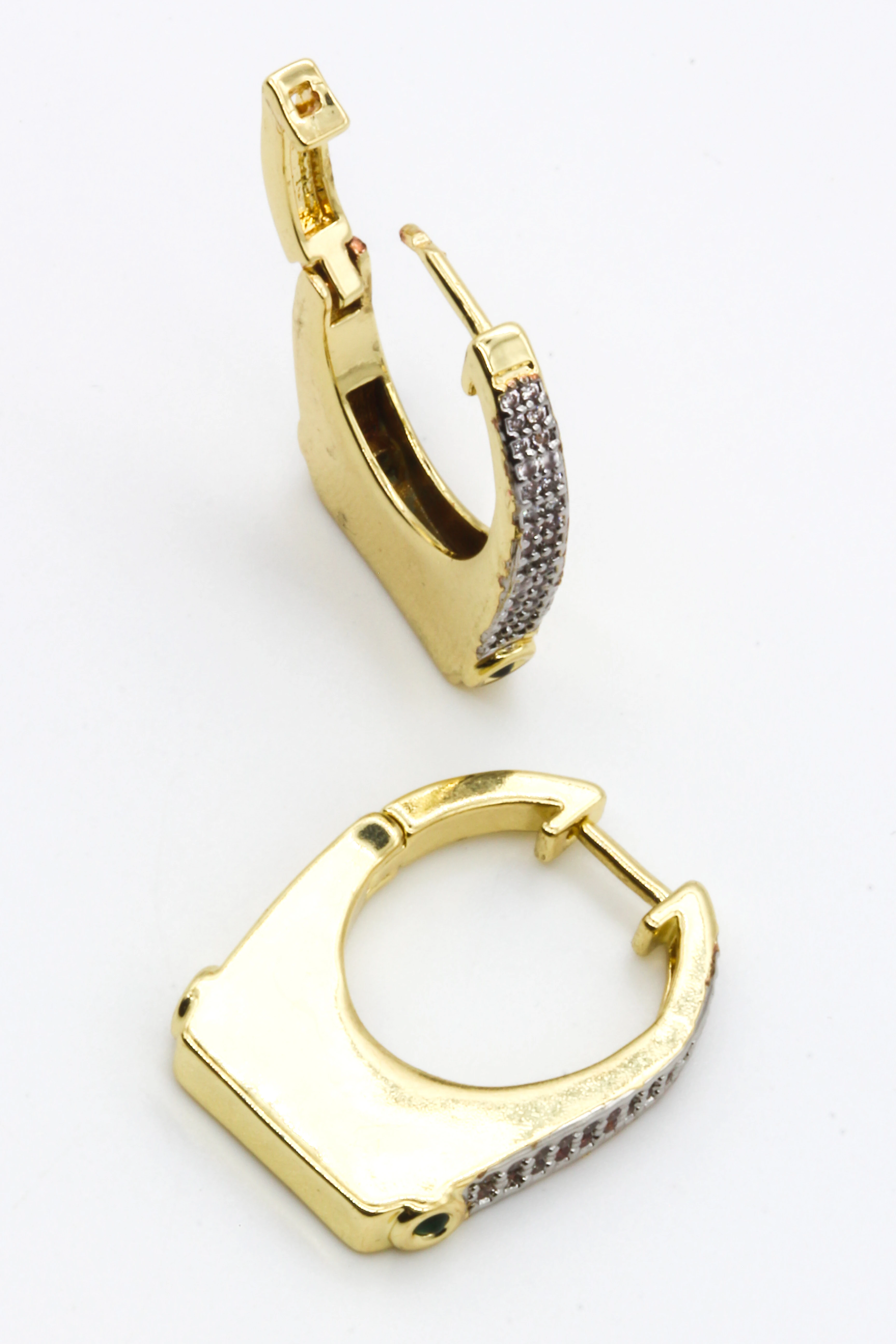 Zirkon Beyaz-Yeşil Taşlı,Çanta Model Çengel Küpe