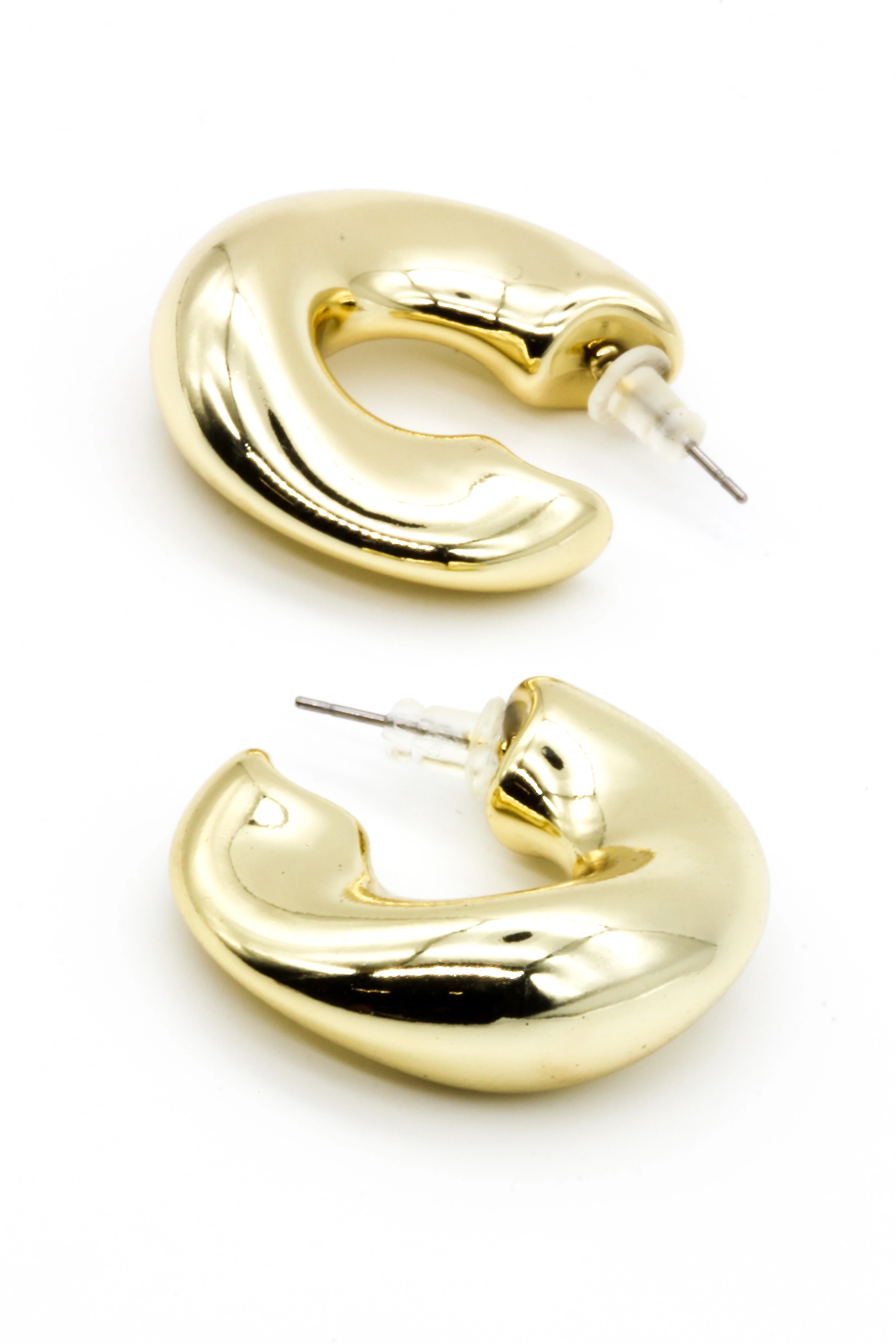 Yarım Kalın Dalgalı Halka Çivi Küpe - Gold