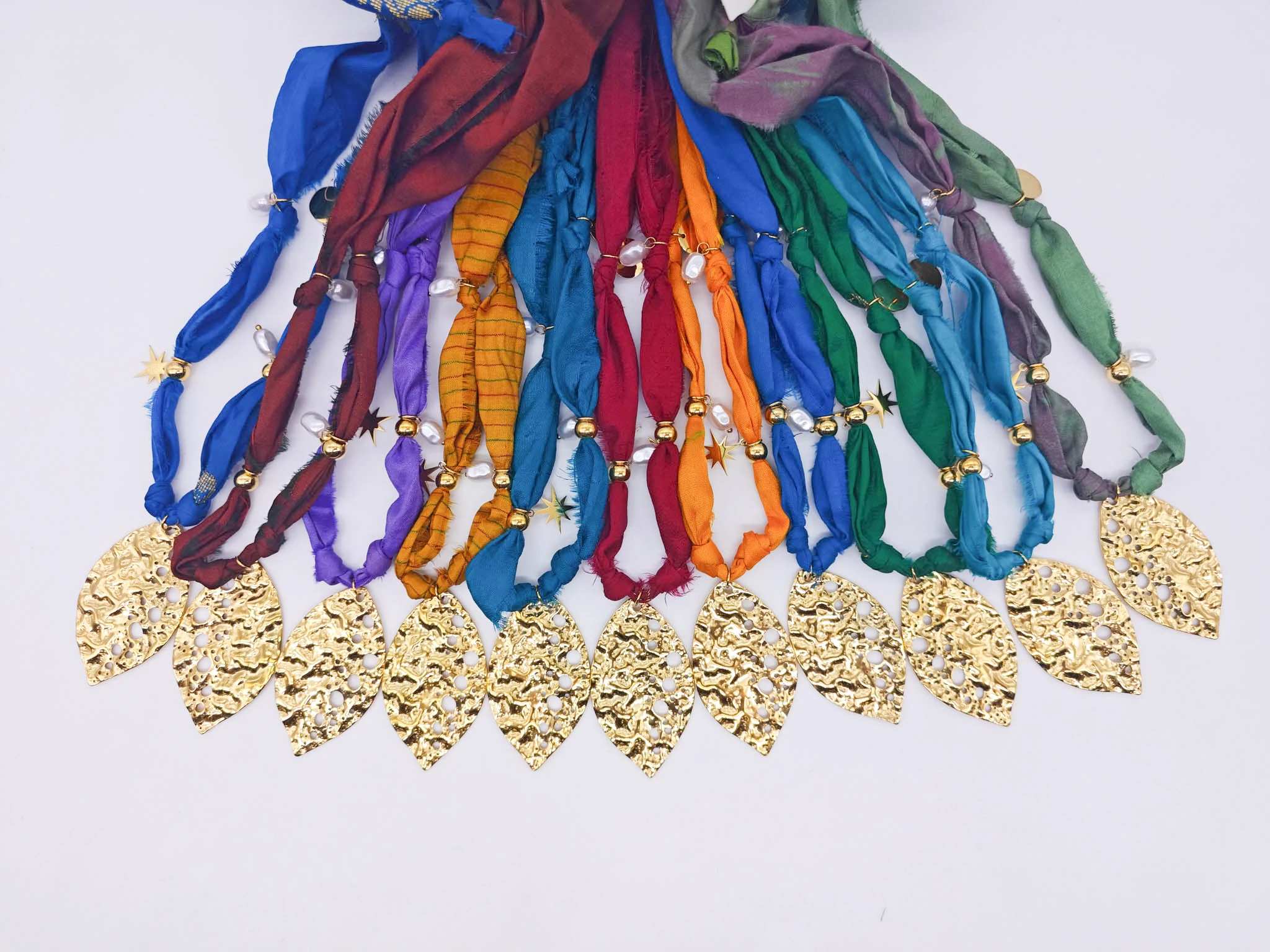 Çelik Yaprak Figürlü Keten Kumaş Kolye,12li Paket