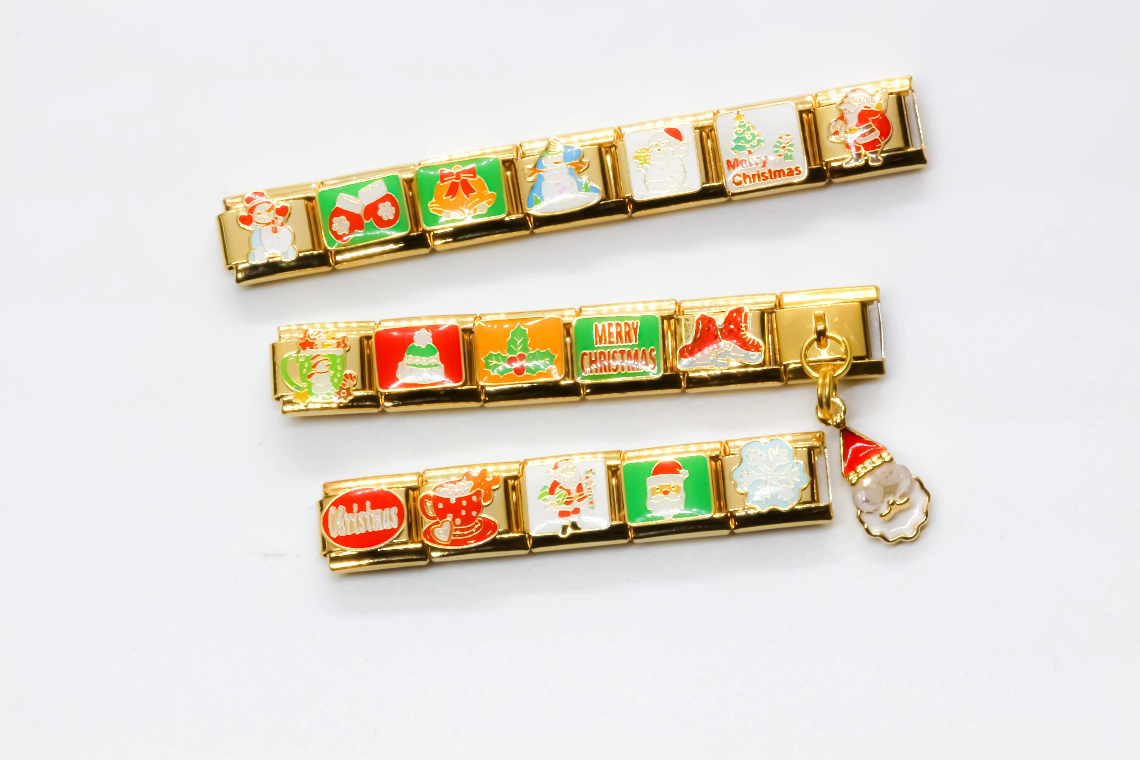 Çelik Yılbaşı Figürlü Charm Bileklik,Zirkon Taşlı Noel Baba Sallantılı