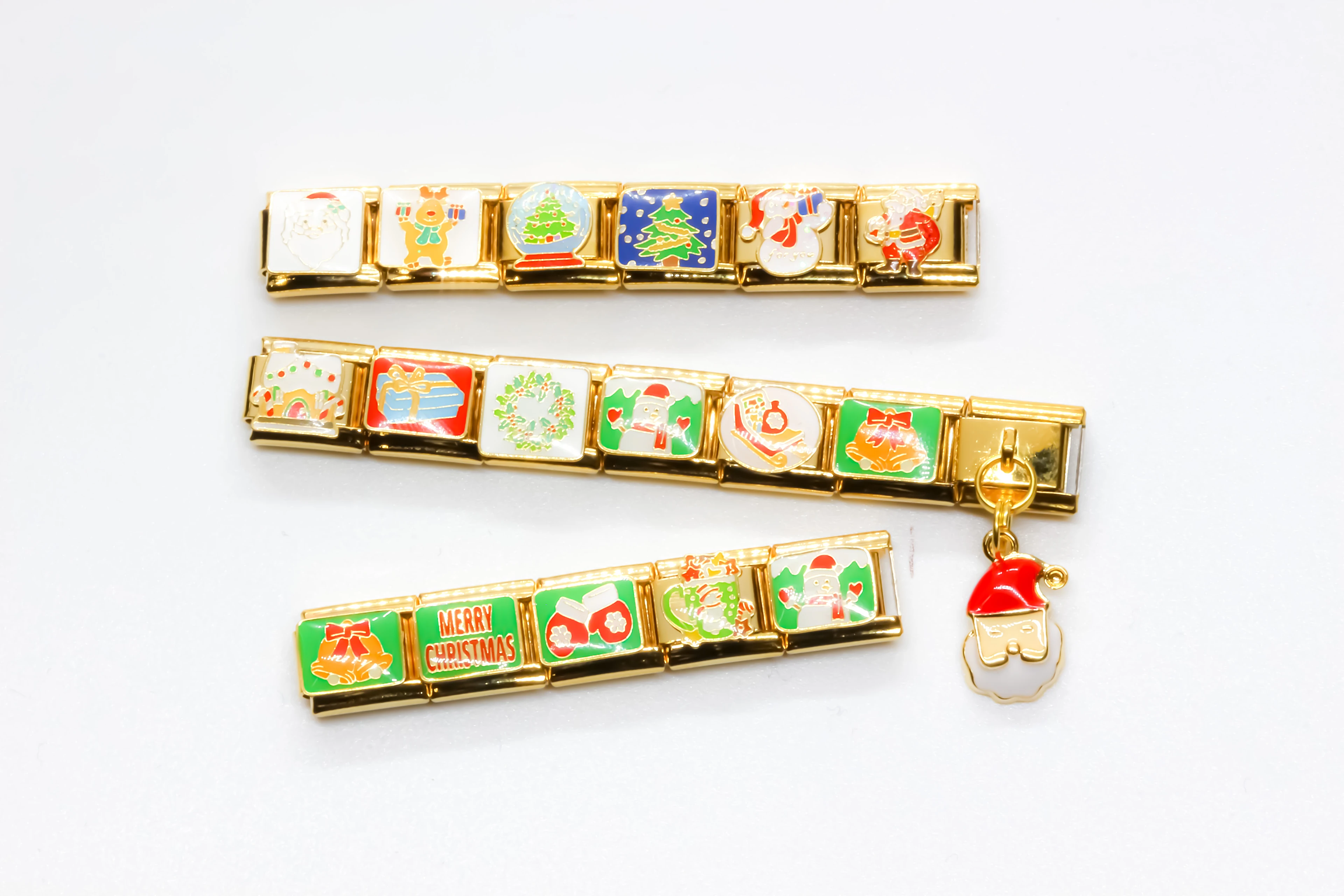 Çelik Yılbaşı Figürlü Charm Bileklik,Noel Baba Sallantılı