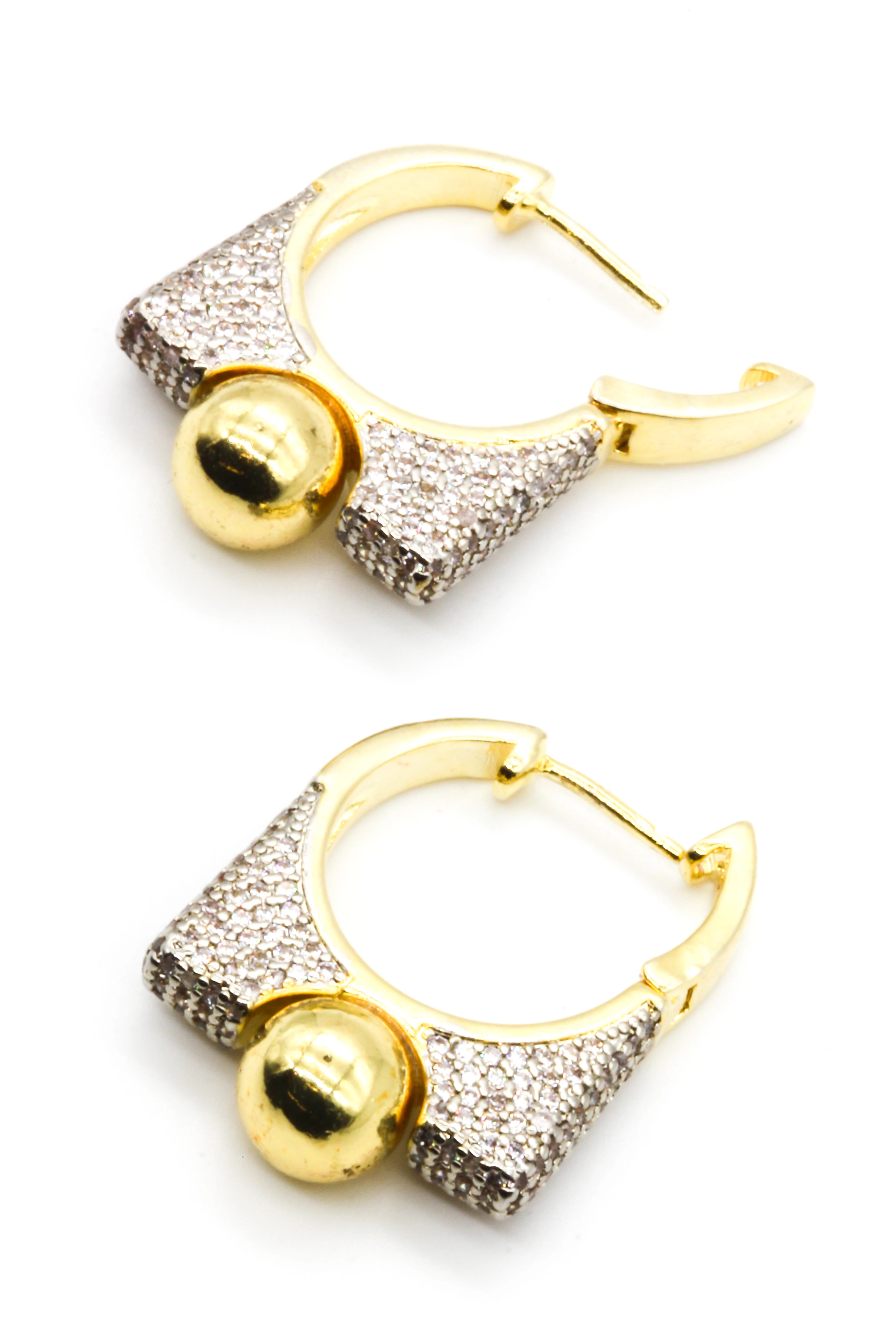 Zirkon Taşlı Topcuklu Çanta Model Çengel Küpe