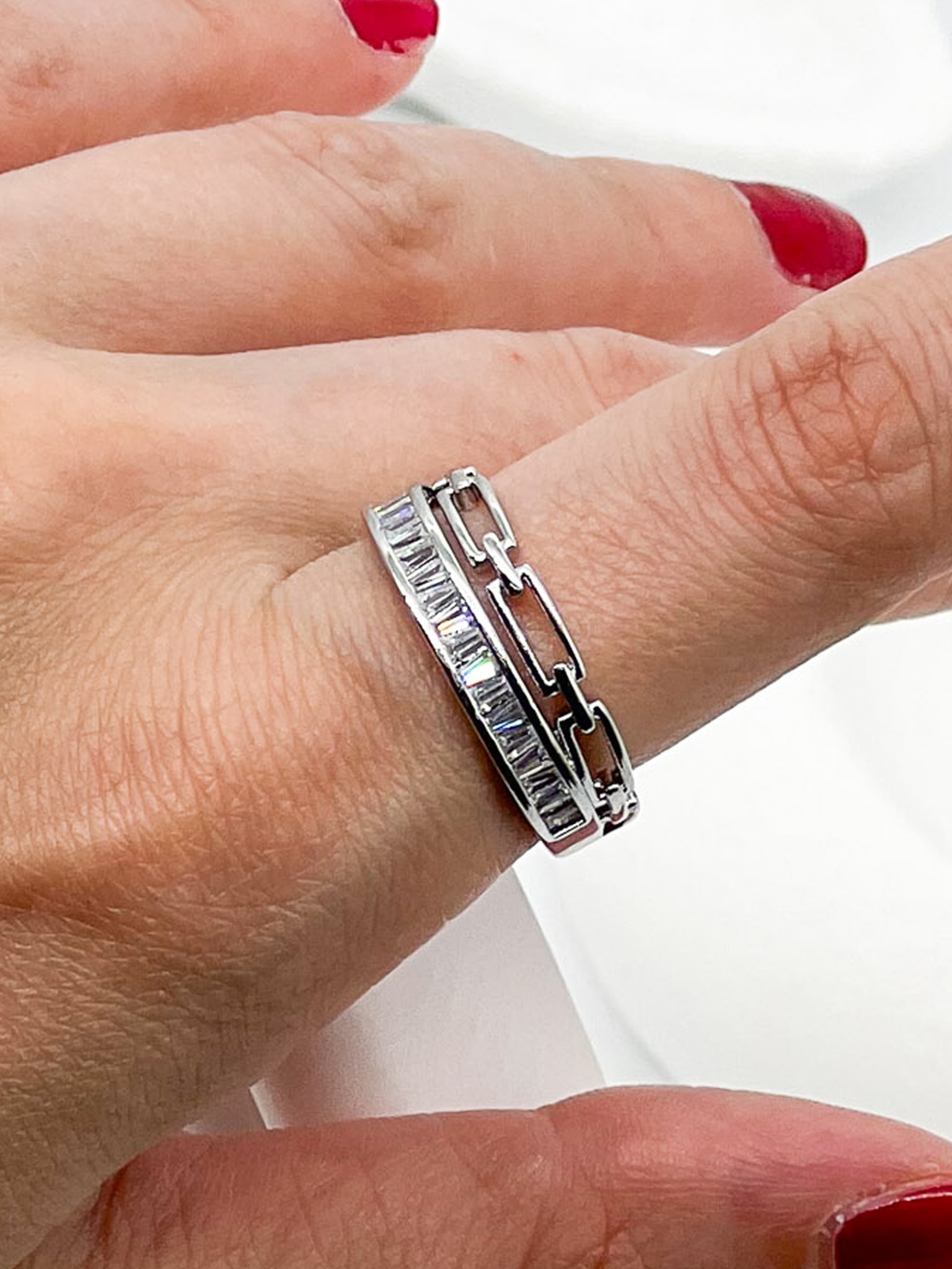 Ayarlanabilir Yüzük,Zincir Modelli,Sıralı Baget Zirkon Taşlı - Silver