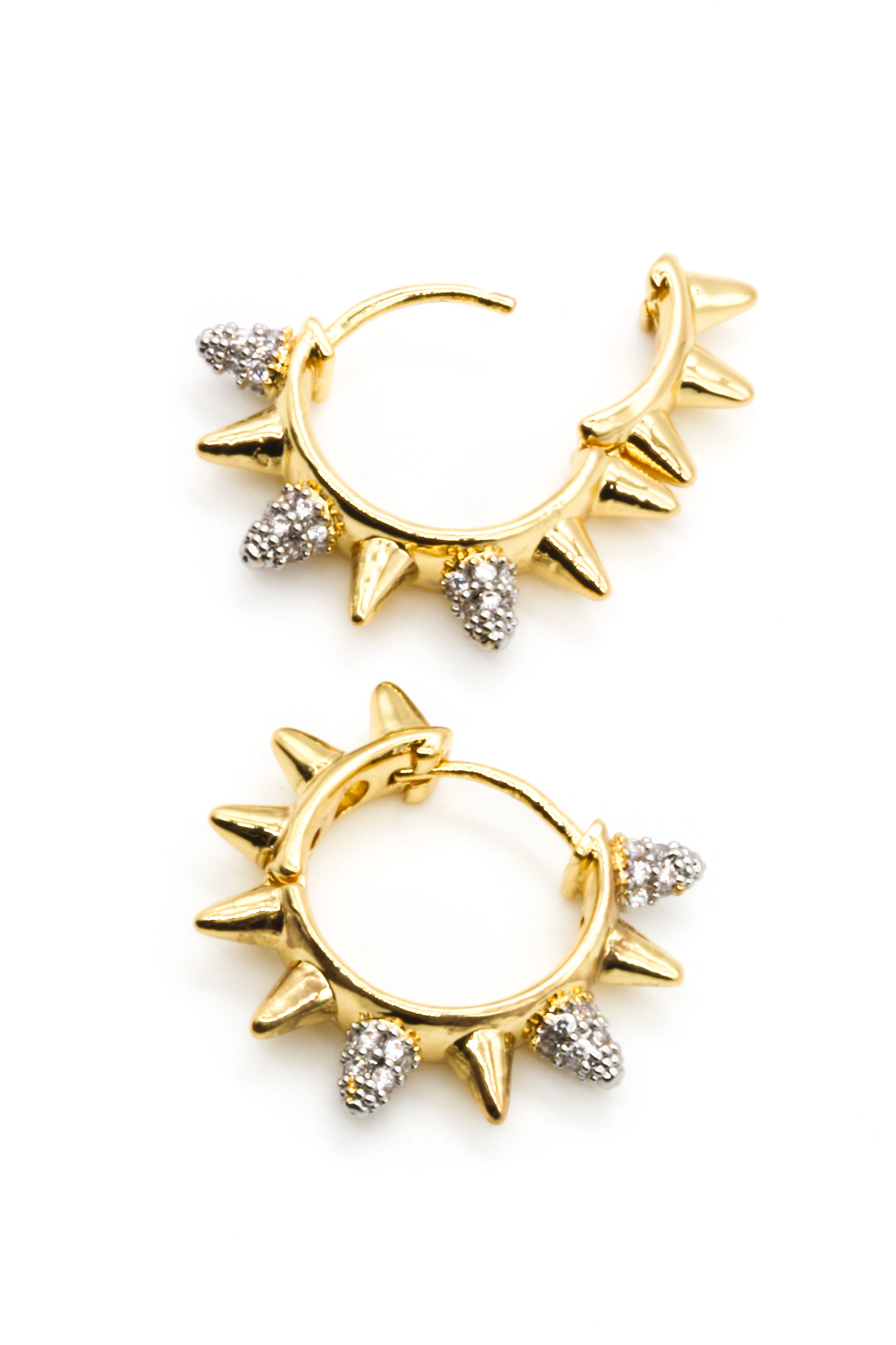 Zirkon Taşlı,Çivili Halka Küpe