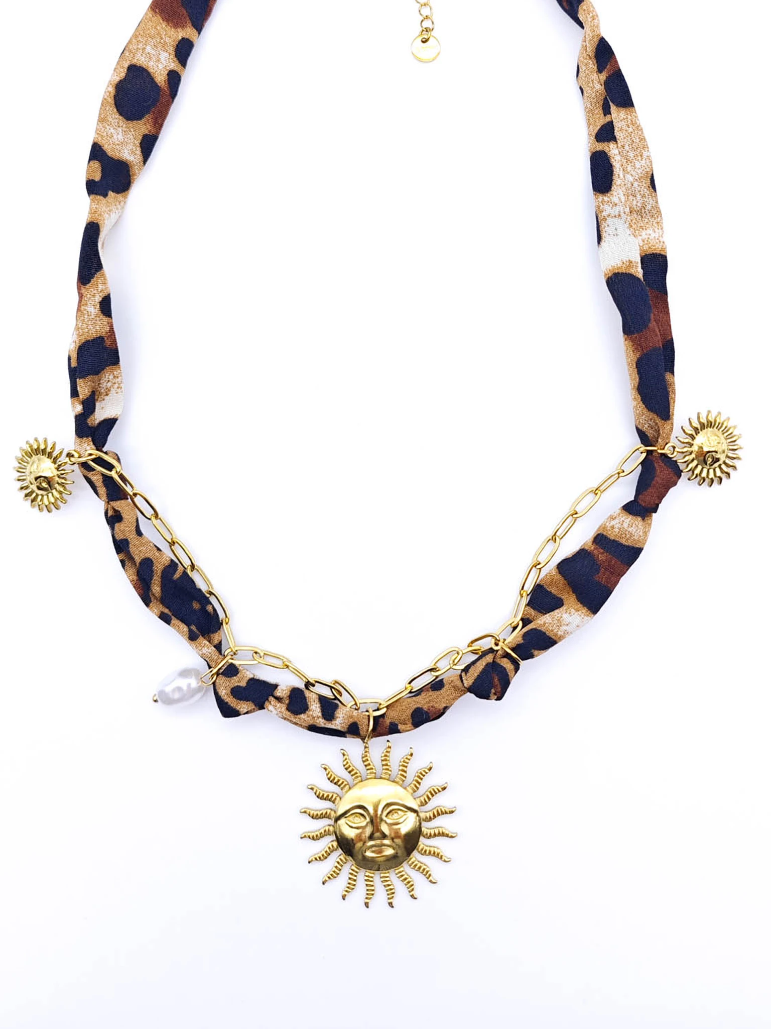 Çelik Metal Güneş Figürlü Leopar Kumaş Kolye