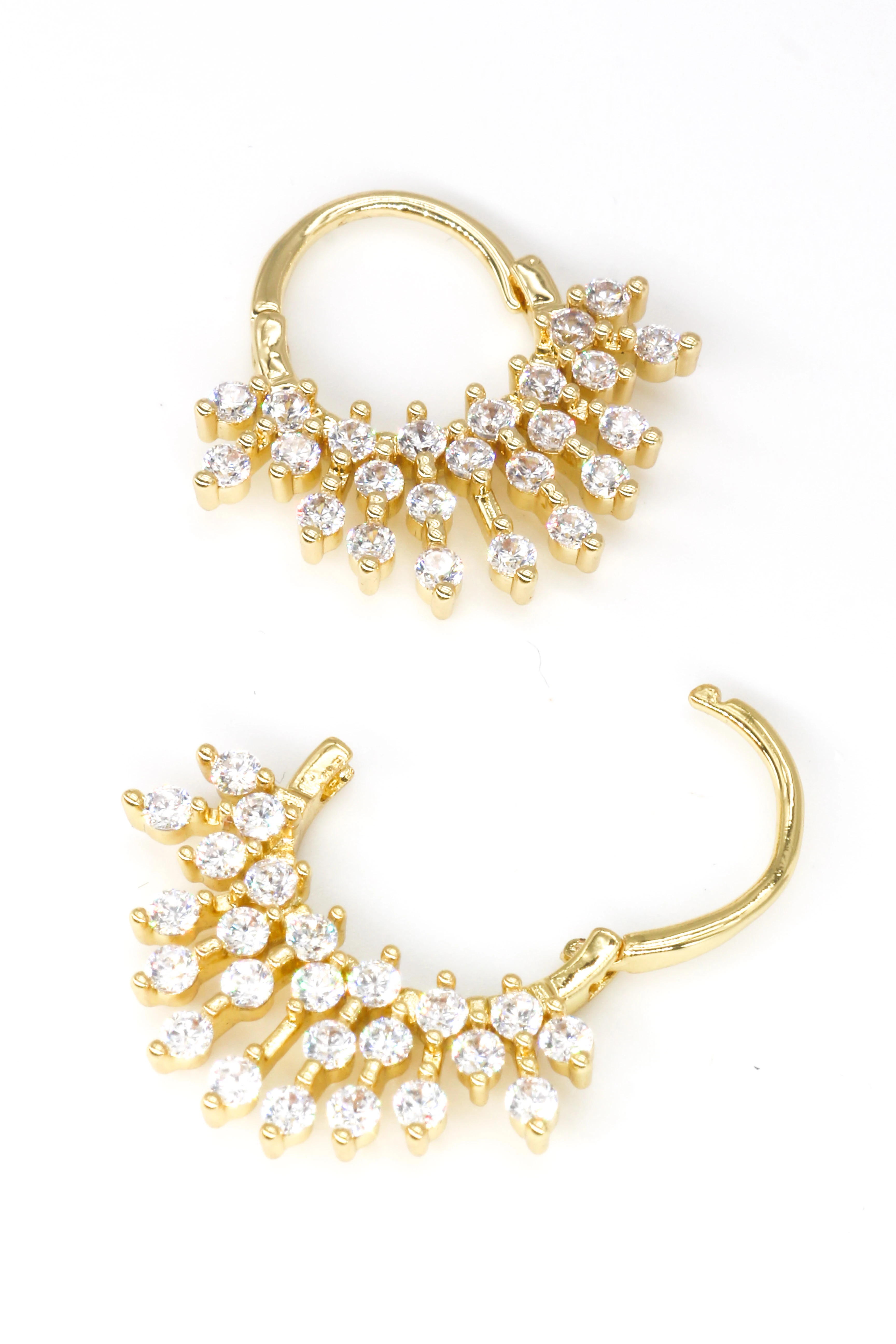 Zirkon Taşlı Çubuklu Çivi Küpe