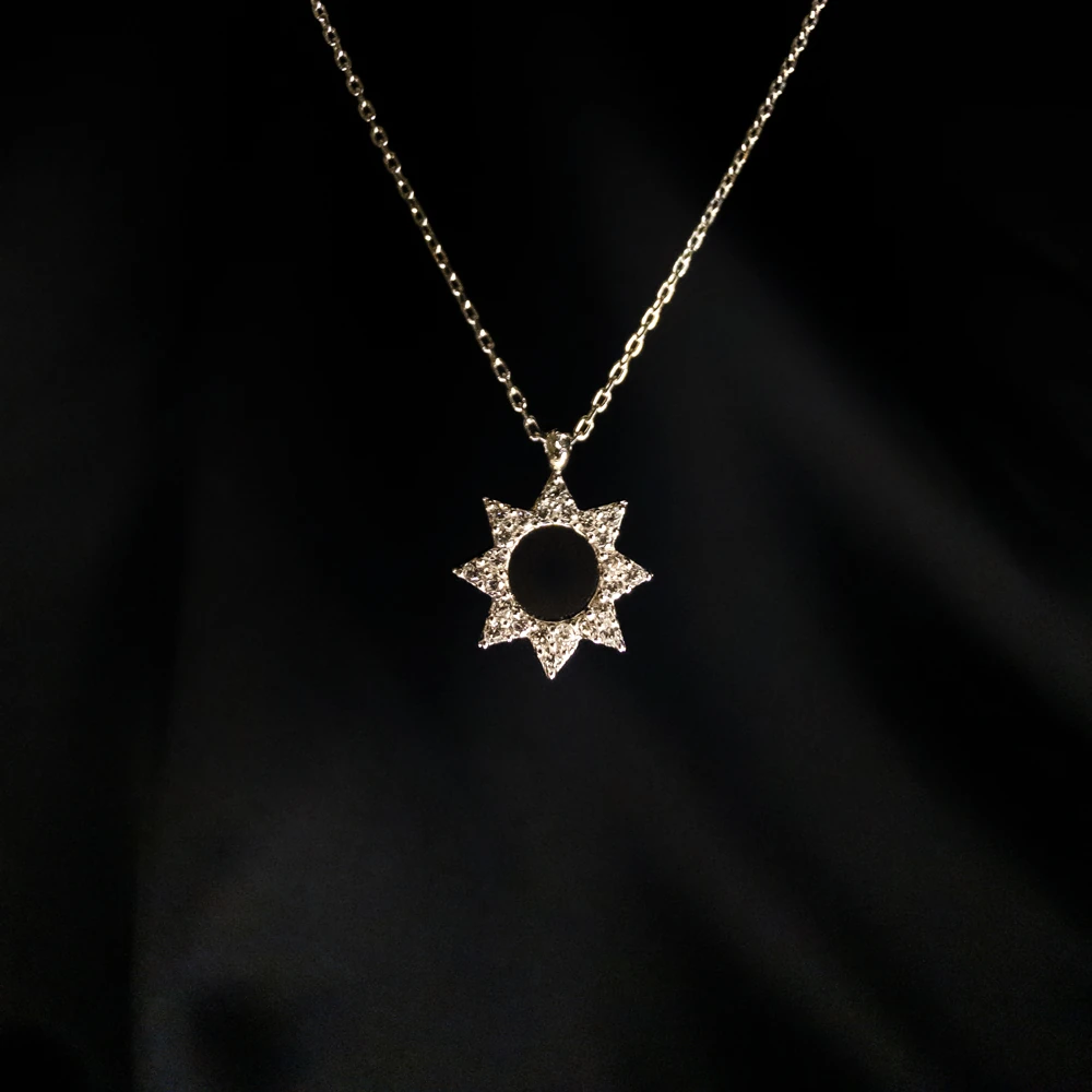 Aurora Gümüş Kolye – 925 Ayar Gümüş | Taş Detaylı Yıldız Tasarımı main variant image