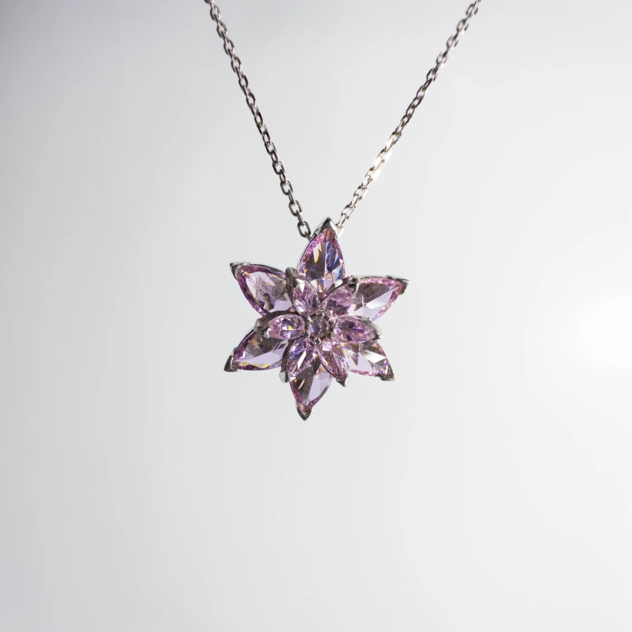 Luna Gümüş Kolye – 925 Ayar Gümüş | Lotus Çiçeği Tasarımı