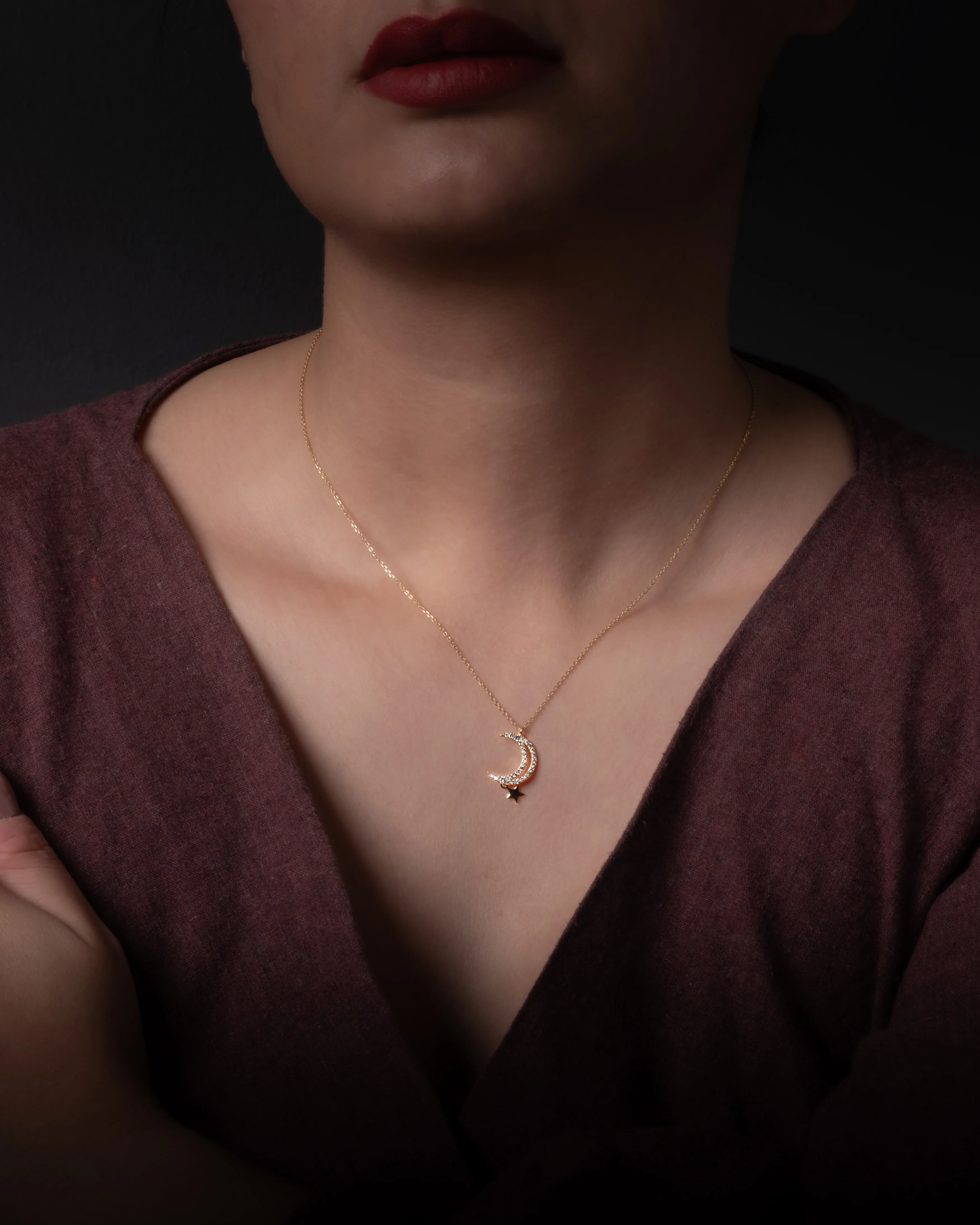 Hilal Gümüş Kolye – 925 Ayar Gümüş | Taşlı Ay Yıldız Tasarımı