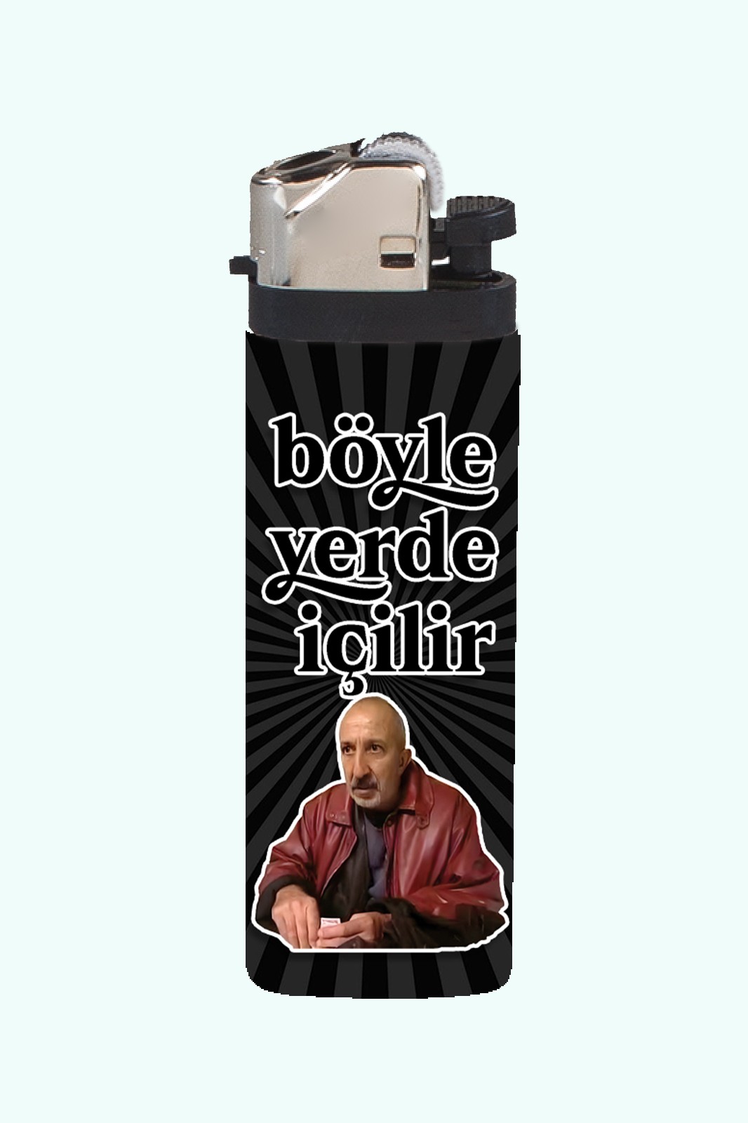 Üvey Baba Halil Güneşli ''Böyle Yerde İçilir'' Full Kaplamalı Gazlı Hediyelik Çakmak