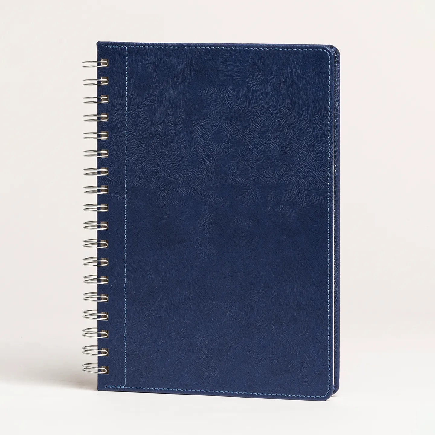 17 x 24 cm Spiralli Termo PU Sert Kapaklı Tarihsiz Defter, 240 Sayfa, 80 gr Ivory Krem Kareli İç Kağıt
