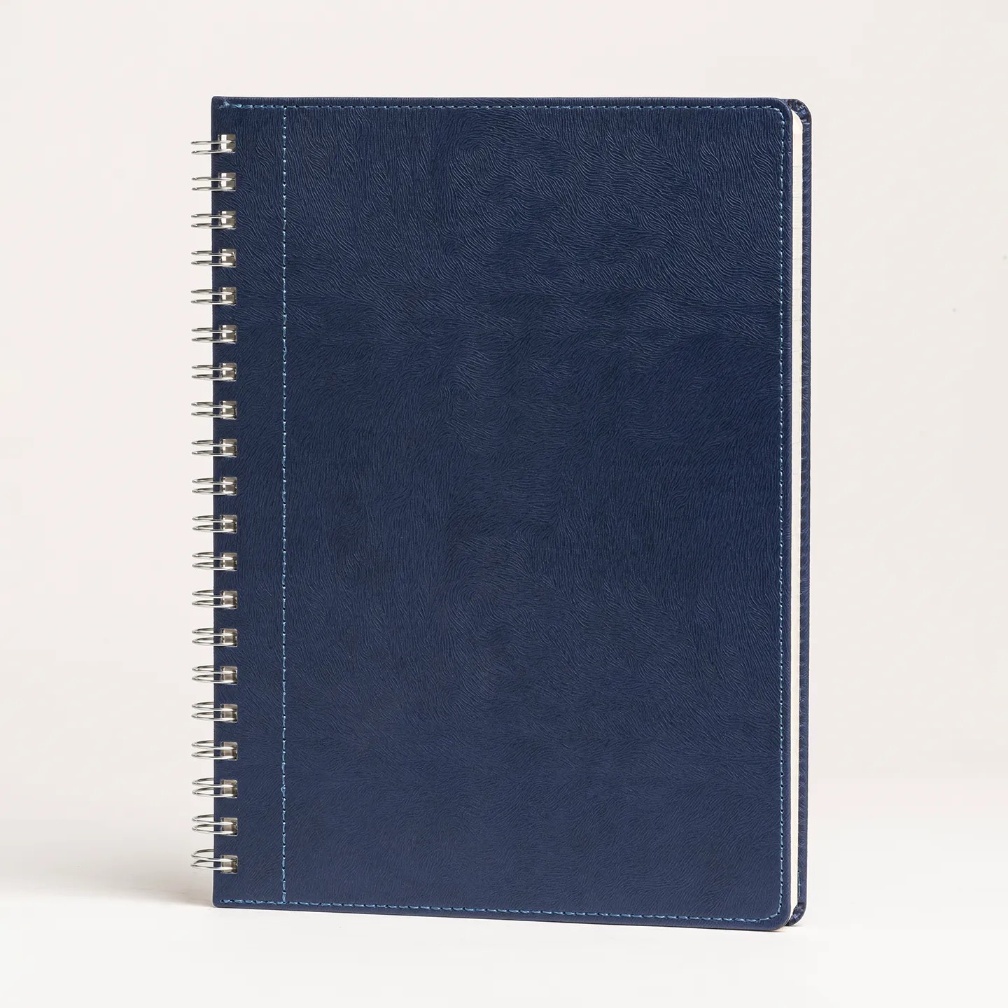 Logo Baskılı 20 x 28 cm Spiralli Termo PU Sert Kapaklı Tarihsiz Defter, 240 Sayfa, 80 gr Ivory Krem Kareli İç Kağıt