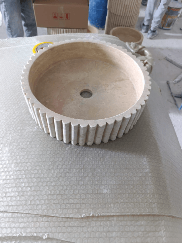 Çizgili Yüzey Bej Traverten Lavabo