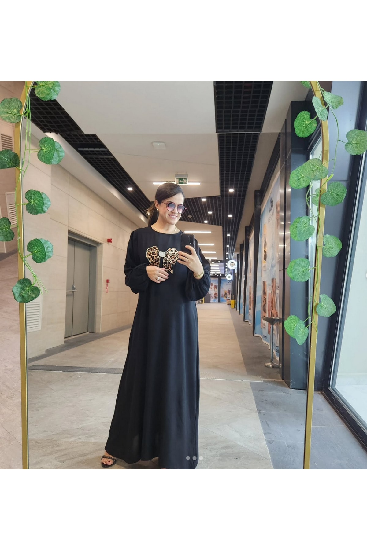 Fiyonk Detaylı Krem Elbise – Zarif ve Şık Tasarım