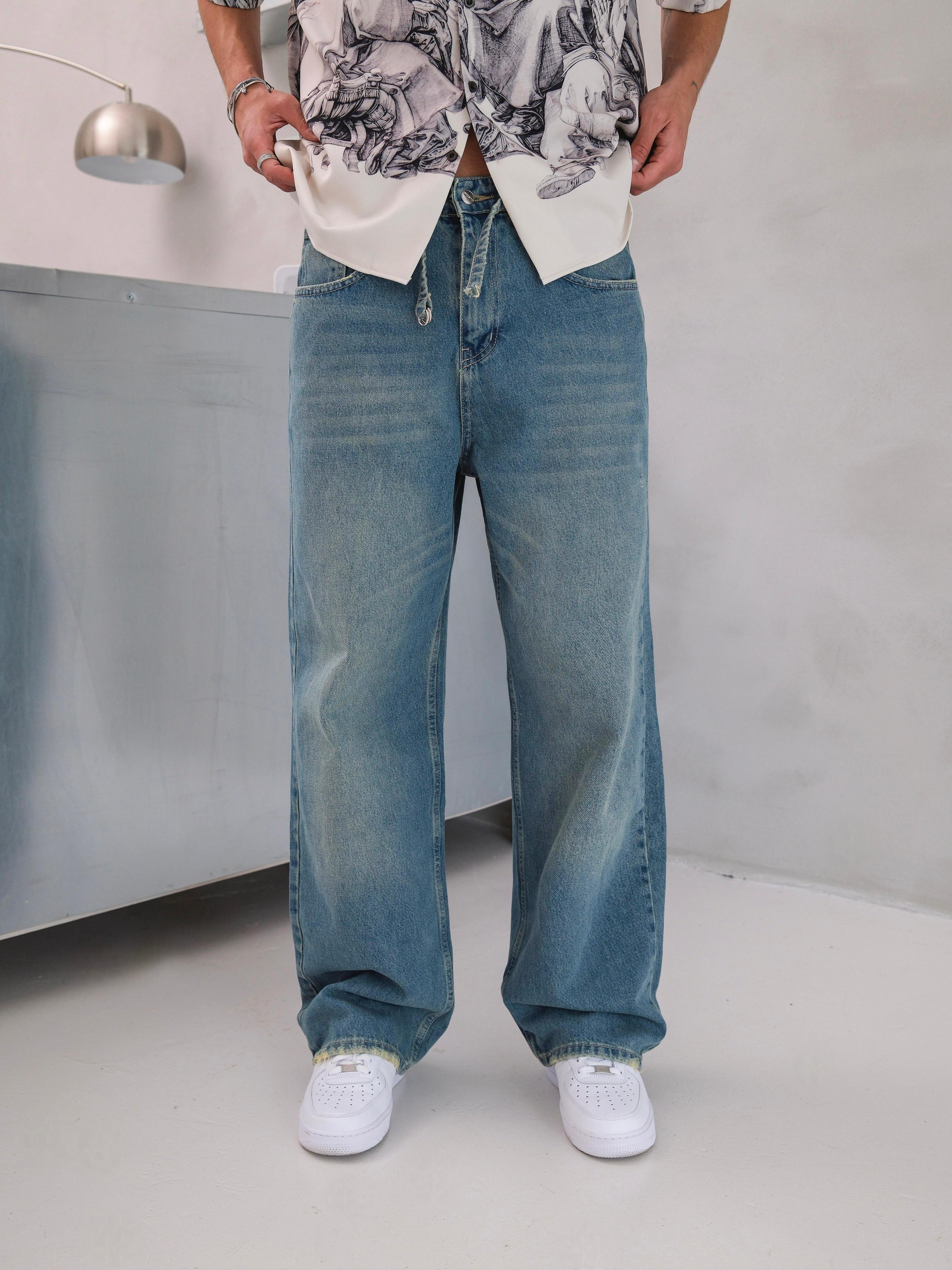 Bağcık Detaylı Taşlanmış Jean Pantolon 