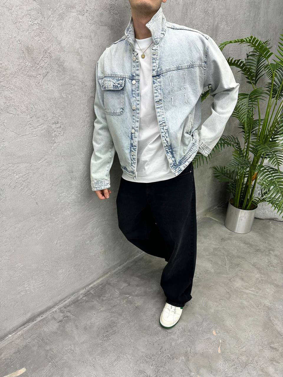 Oversize Cepli ve Yazılı Denim Ceket