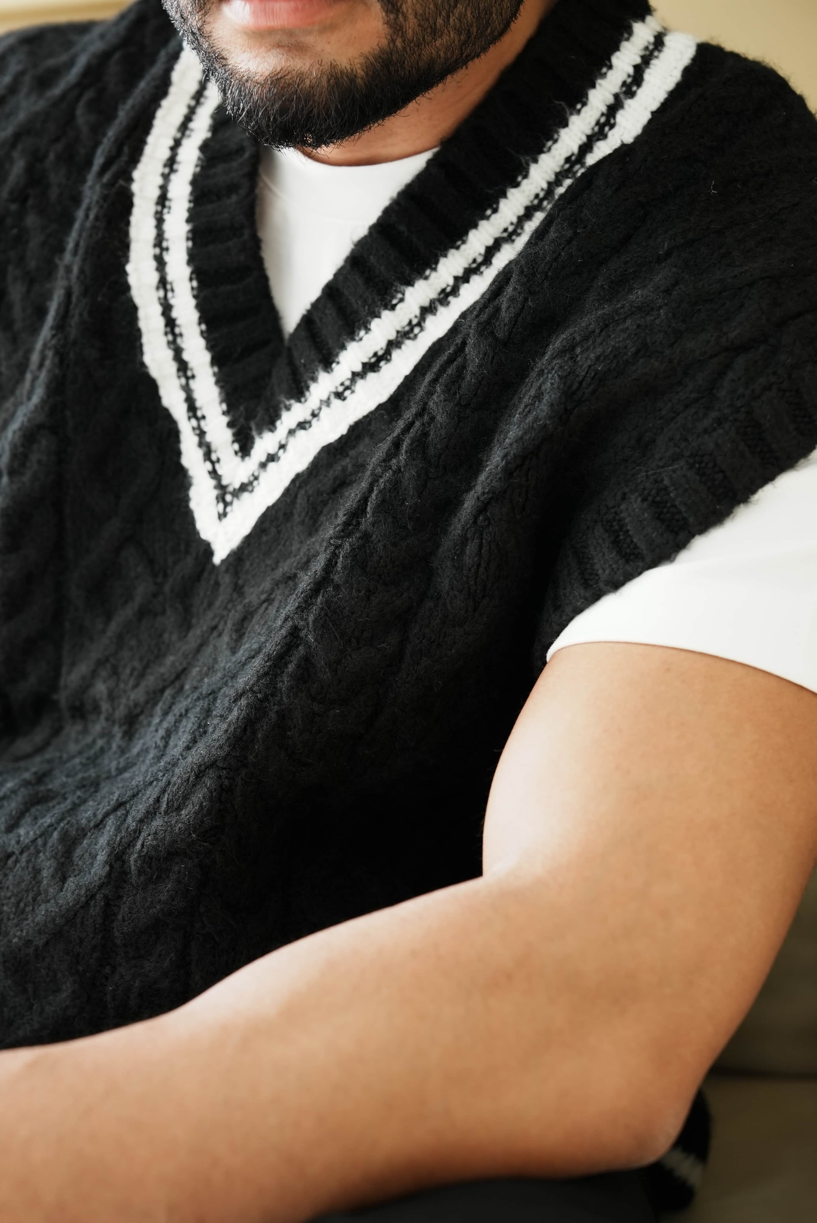 Oversize V Yaka Örme Sıfır Kol Kazak