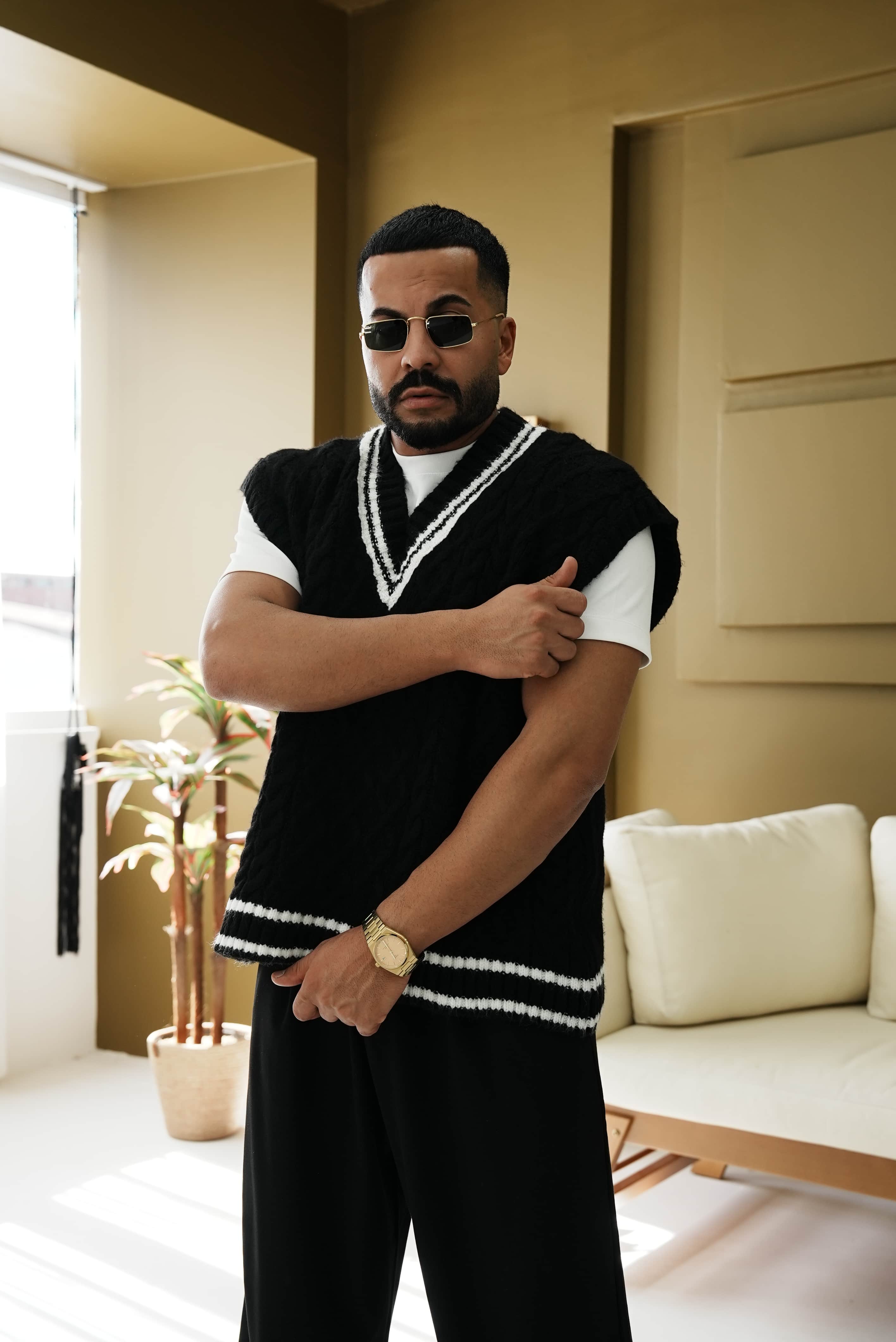Oversize V Yaka Örme Sıfır Kol Kazak