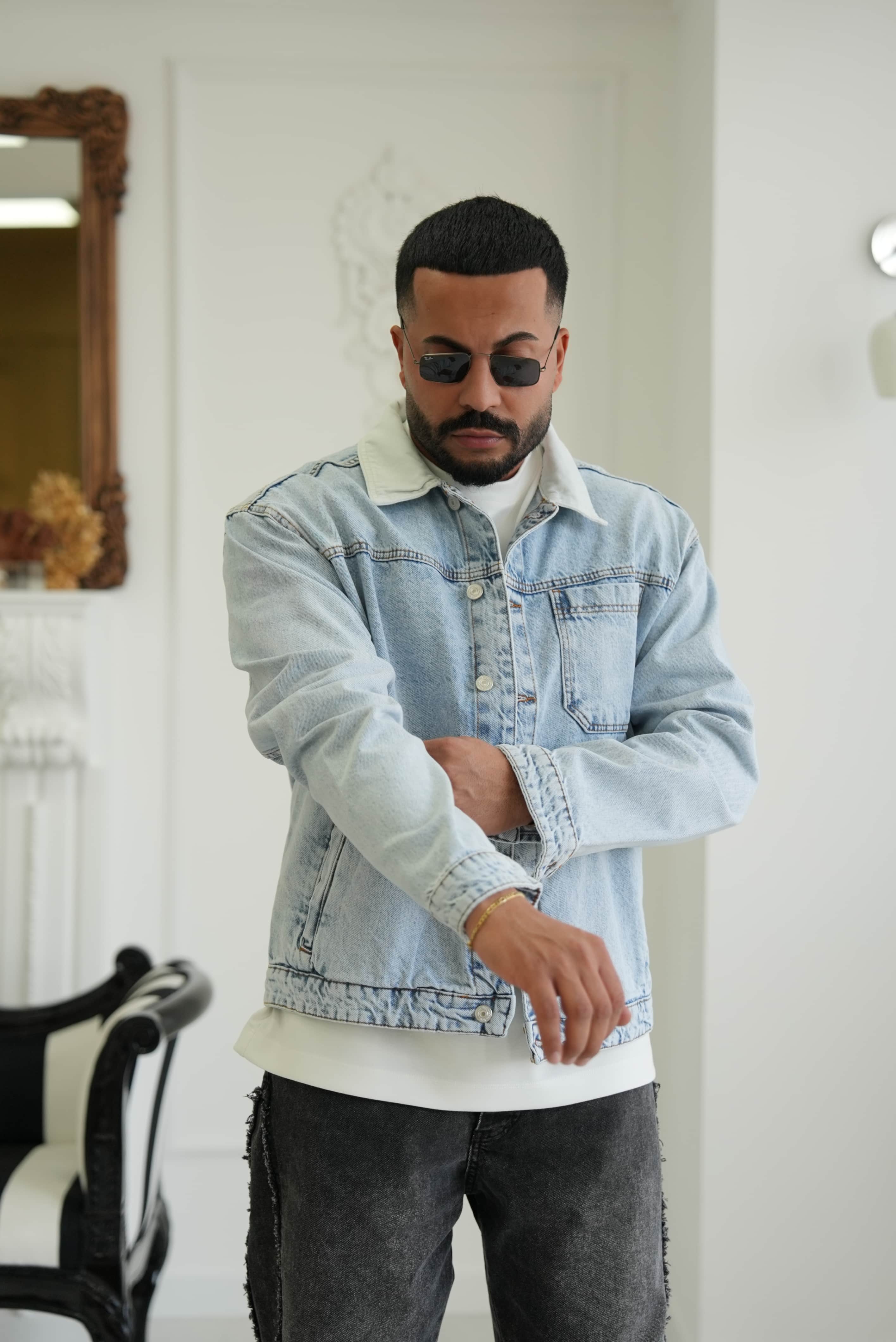 Yakalı Ön Cep Detaylı Denim Ceket
