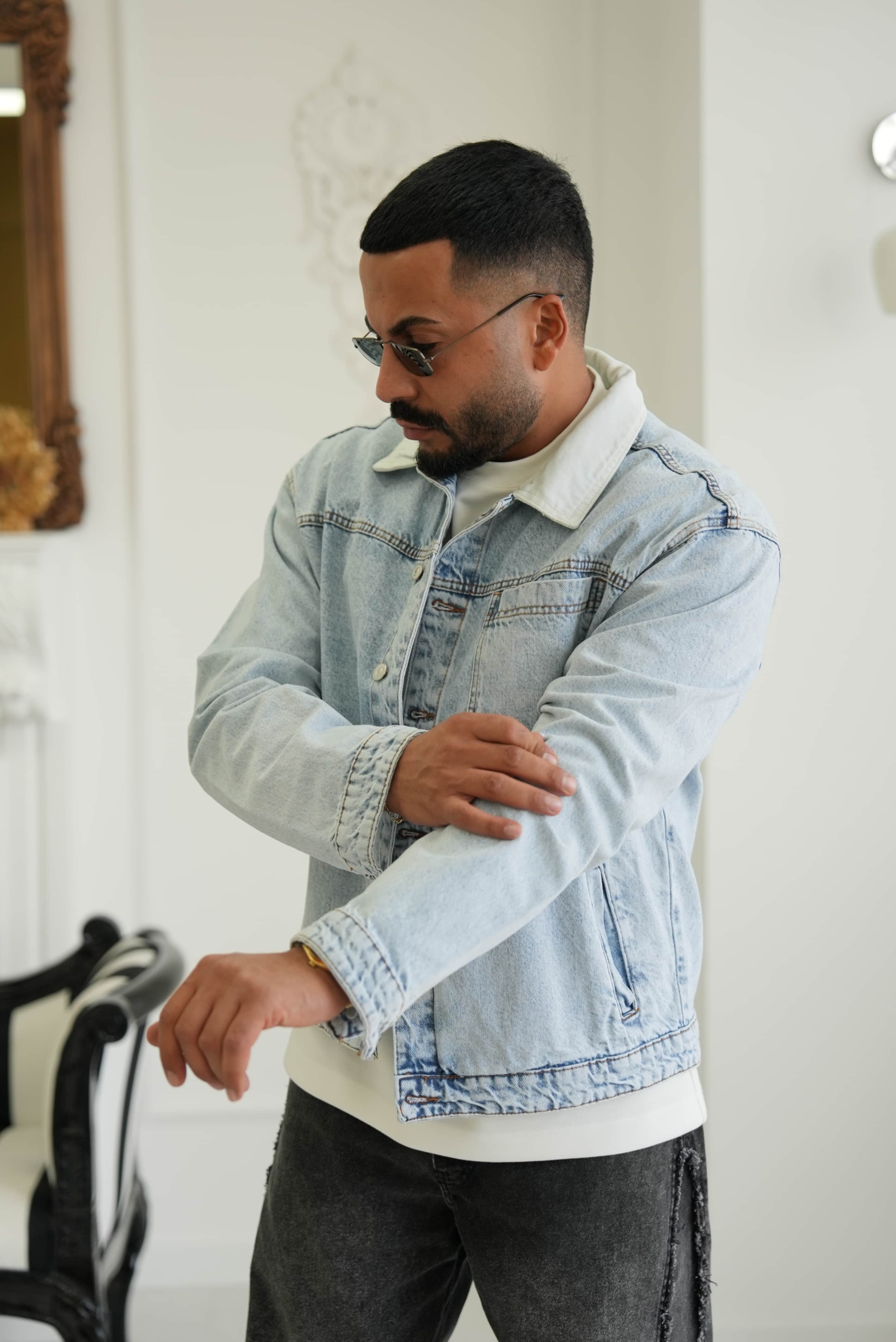 Yakalı Ön Cep Detaylı Denim Ceket