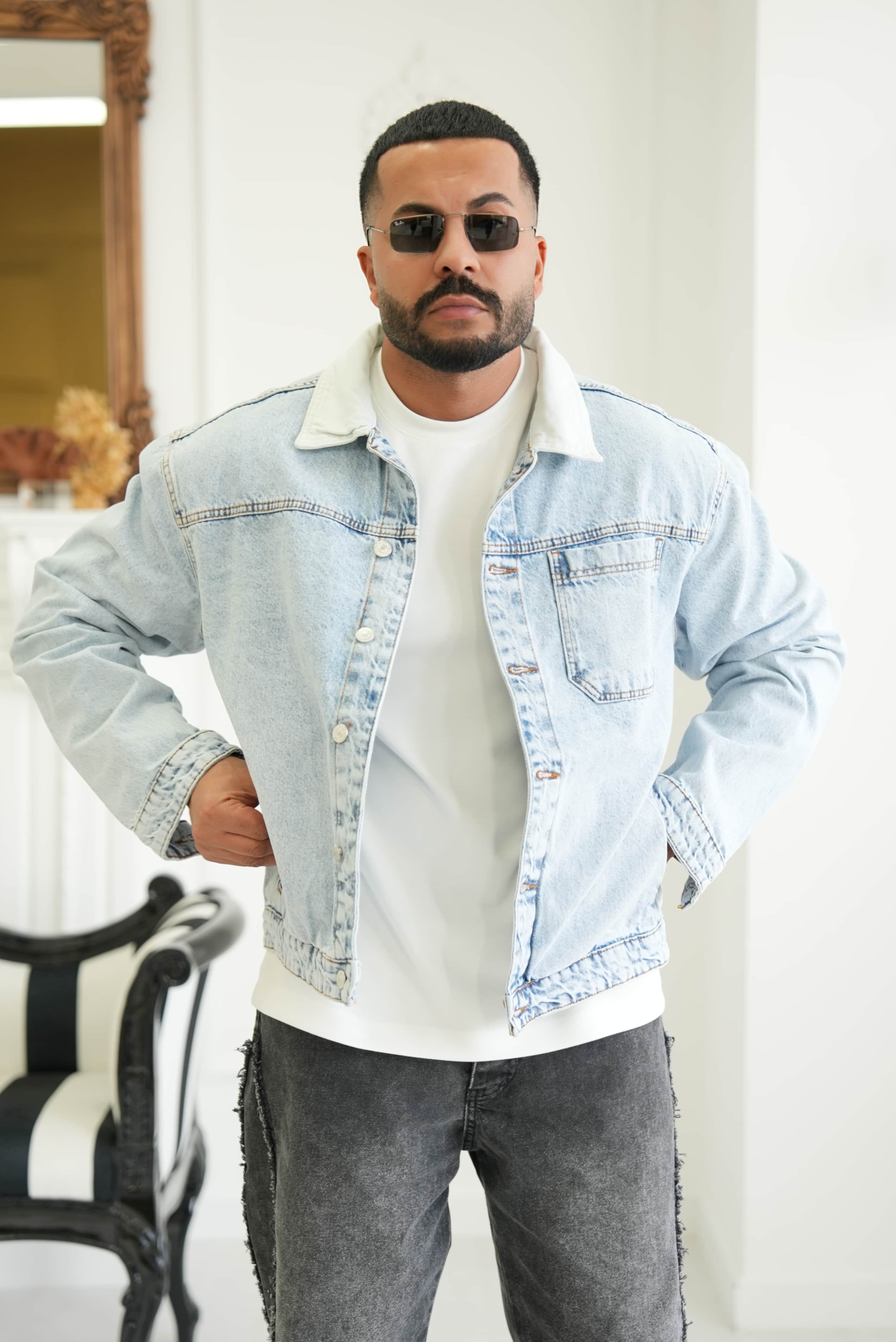 Yakalı Ön Cep Detaylı Denim Ceket