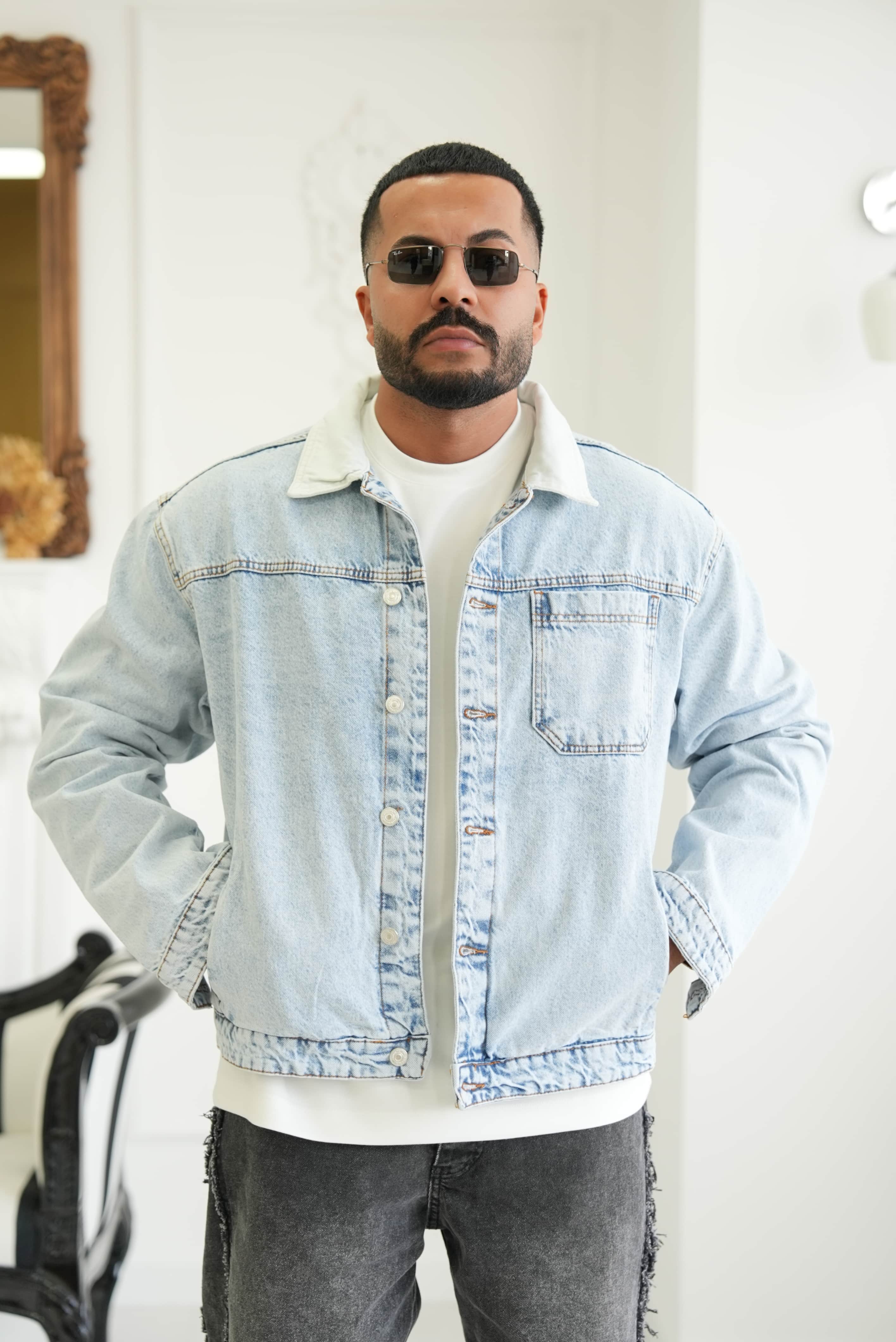 Yakalı Ön Cep Detaylı Denim Ceket