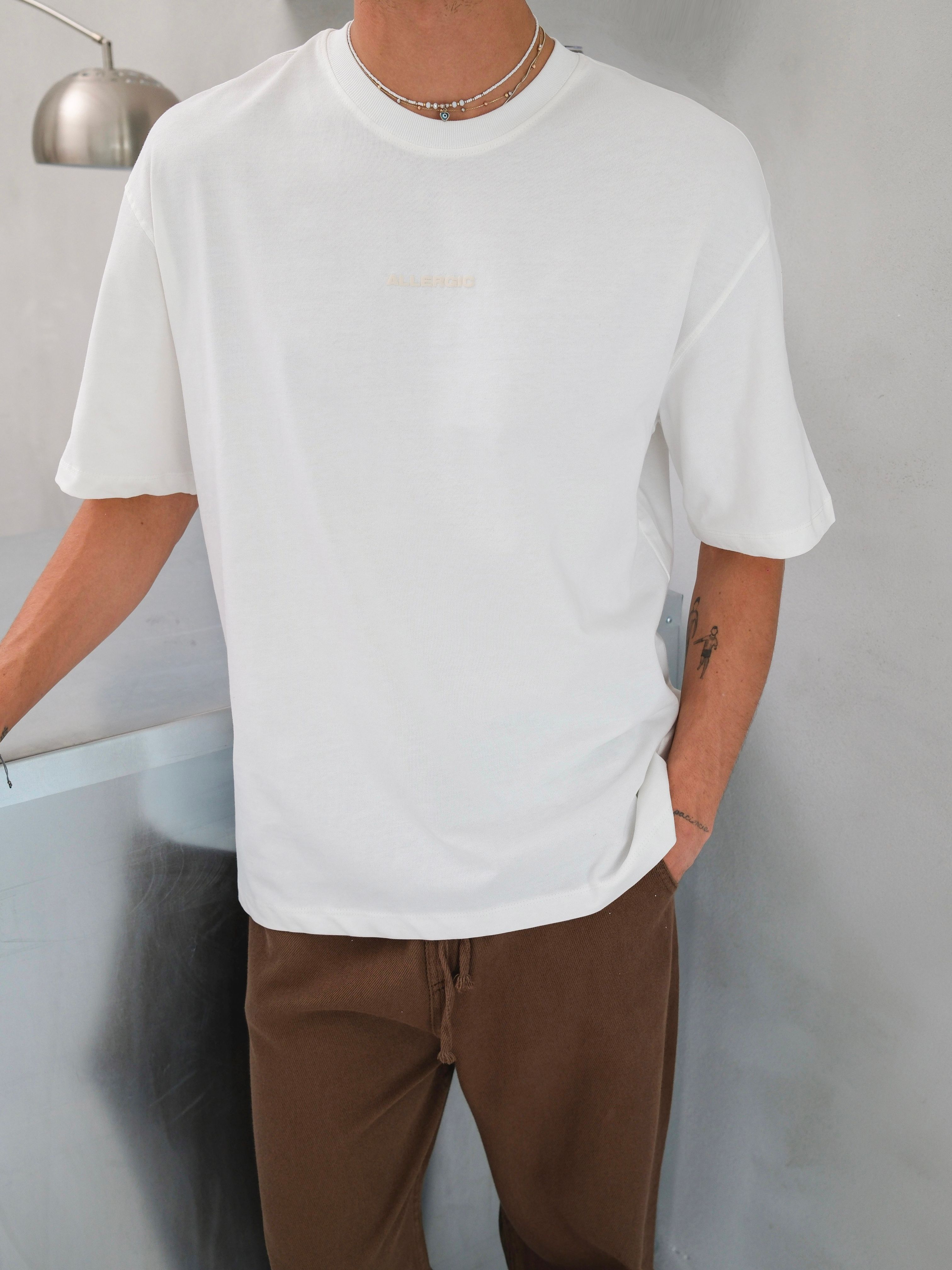 Oversize Sırt Baskı Detaylı Beyaz T-shirt