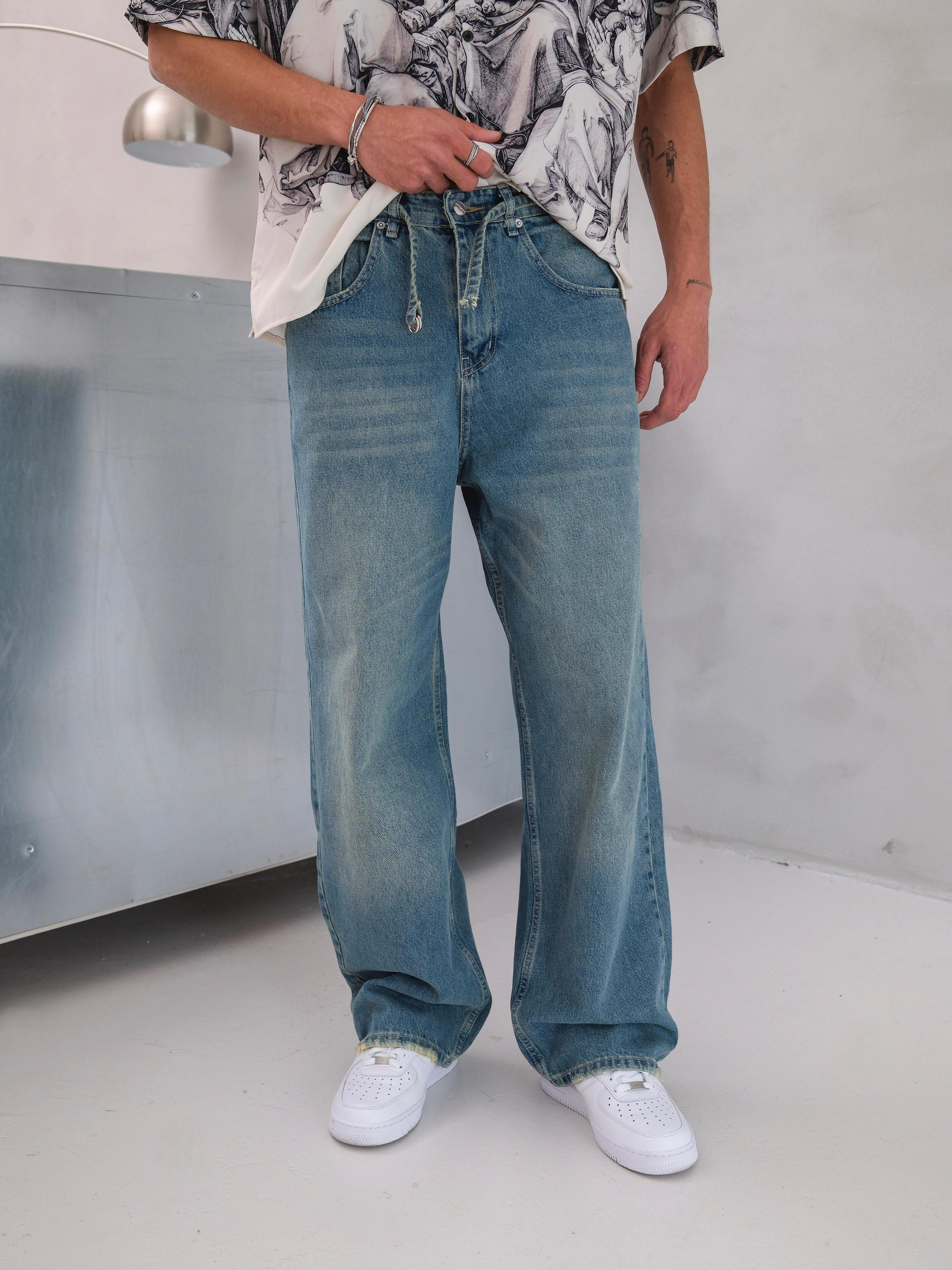 Bağcık Detaylı Taşlanmış Jean Pantolon 