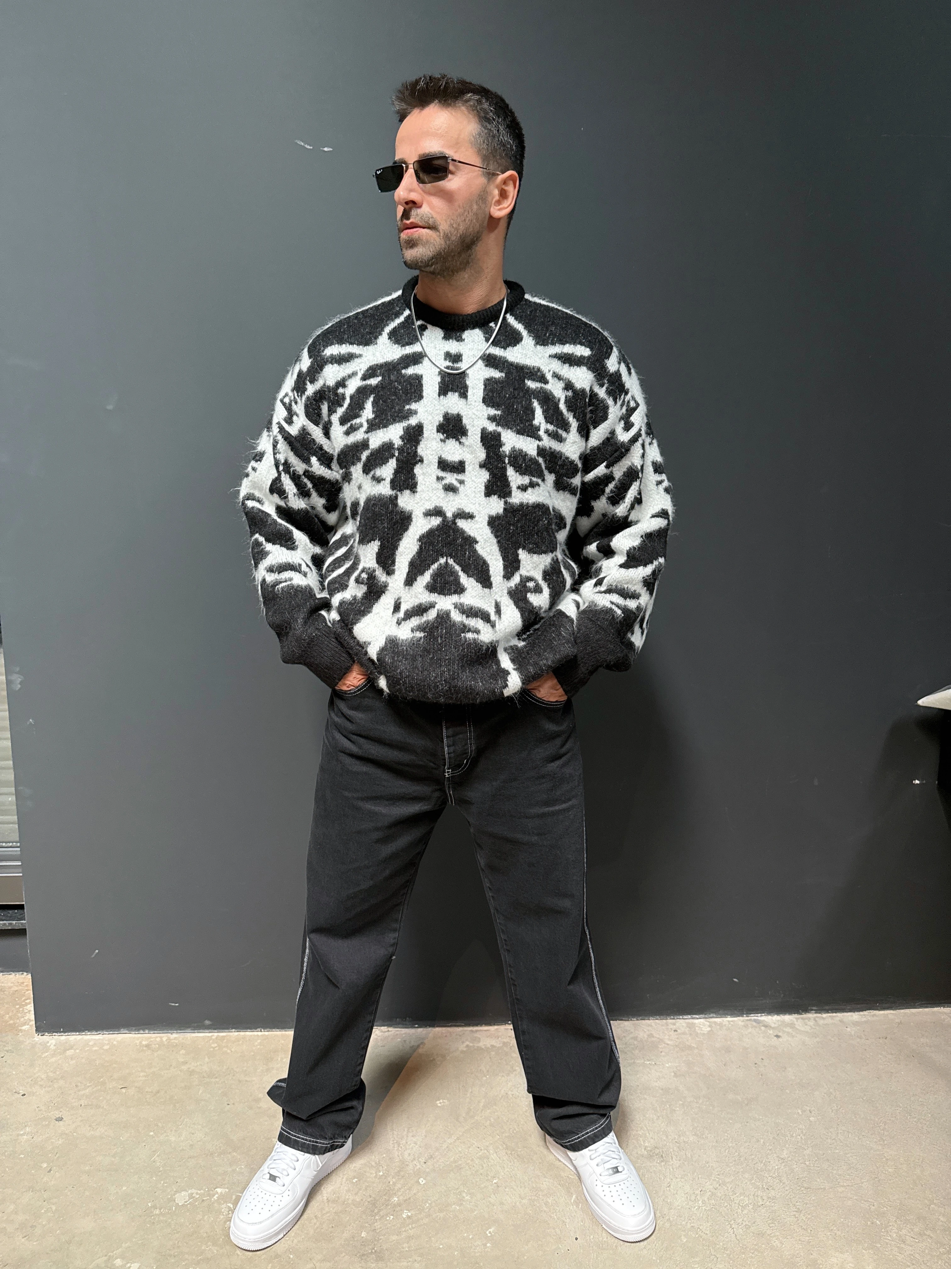 Geometrik Desenli Kazak - Siyah